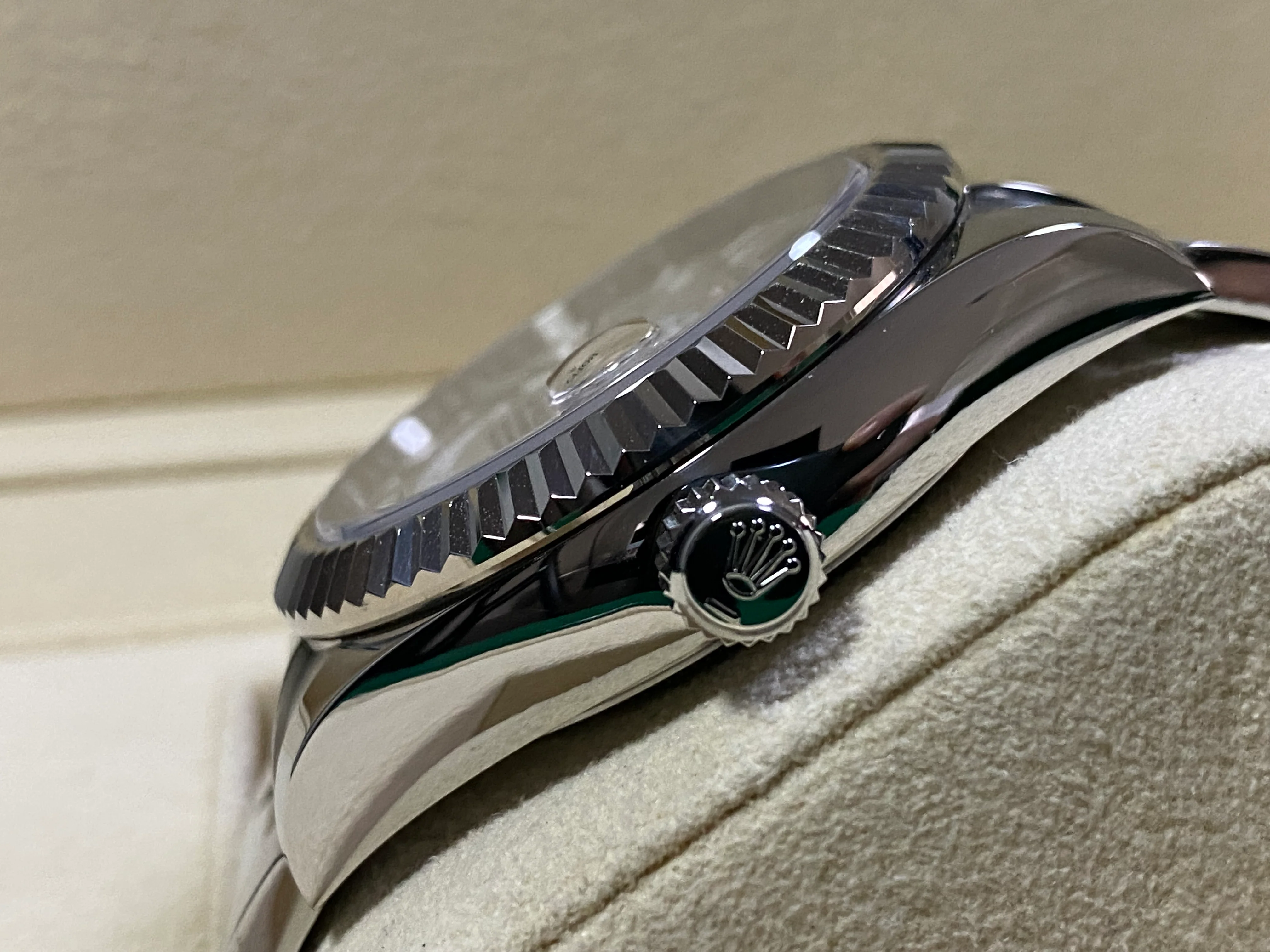 Rolex White Rolesor Sky-Dweller - 2021 - White Index Dial - Oyster Bracelet - 326934