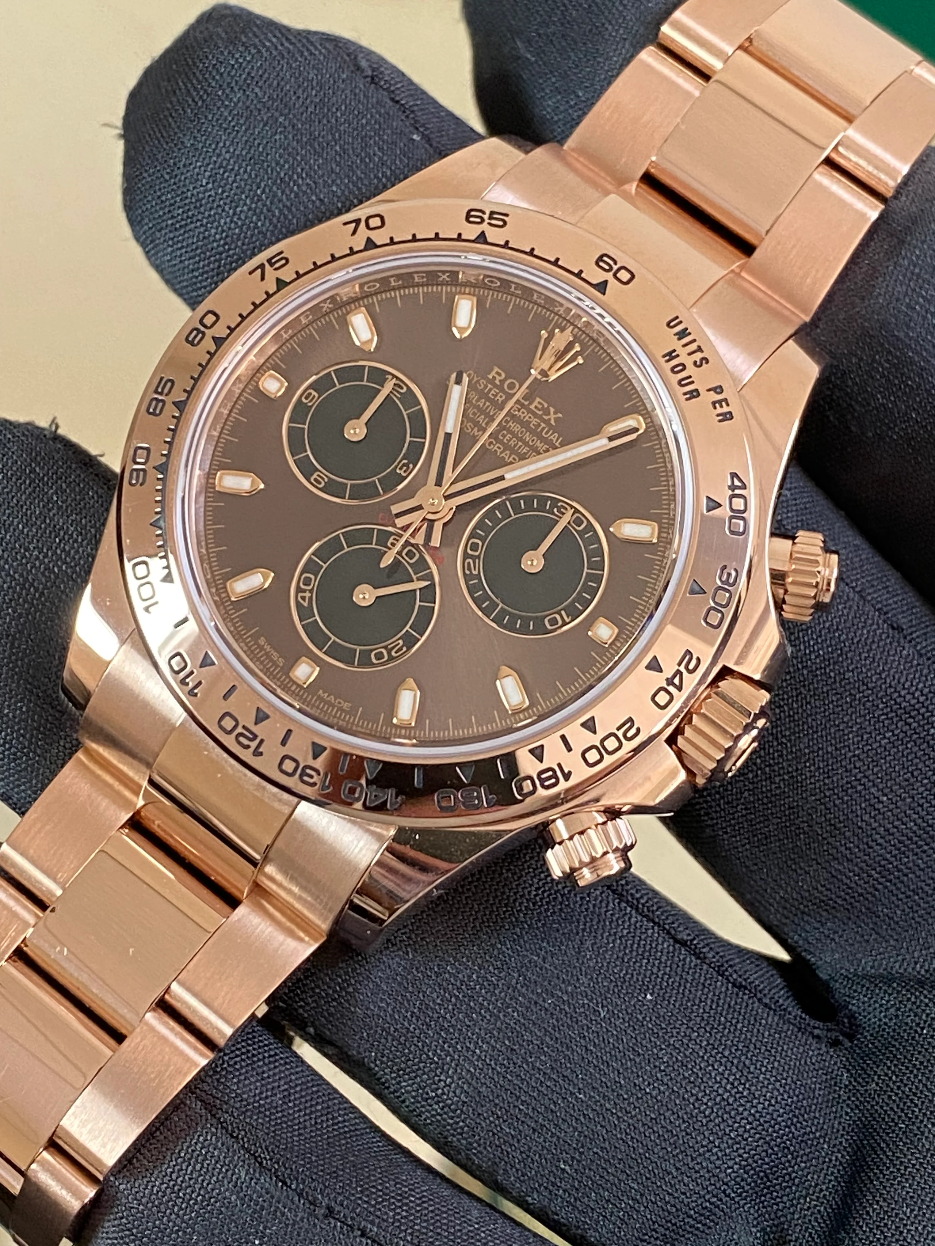 Rolex Everose Gold Cosmograph Daytona - 2021 - Chocolate Index Dial - 116505 *COMPLETE SET*