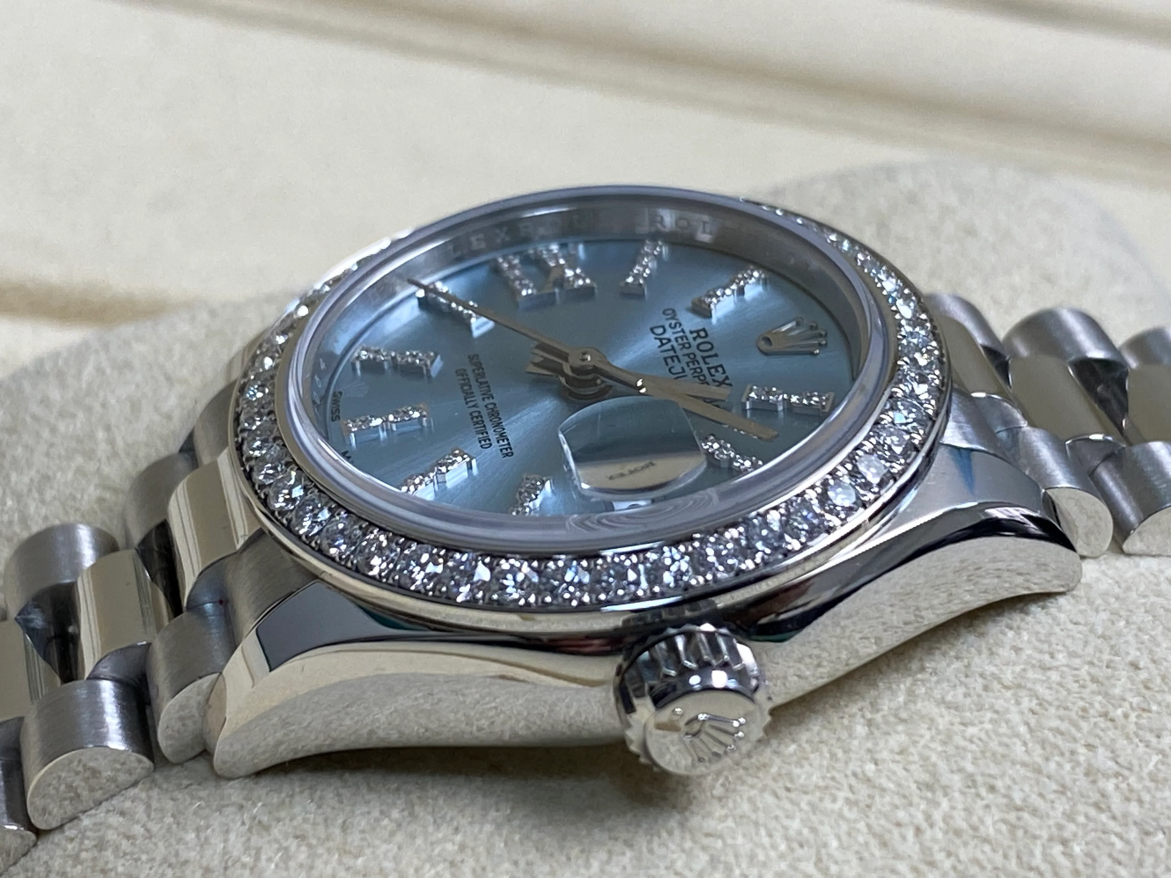 Rolex Platinum Lady-Datejust 28 - 2018 - 44 Diamond Bezel - Ice Blue Diamond Dial - President Bracelet - 279136RBR