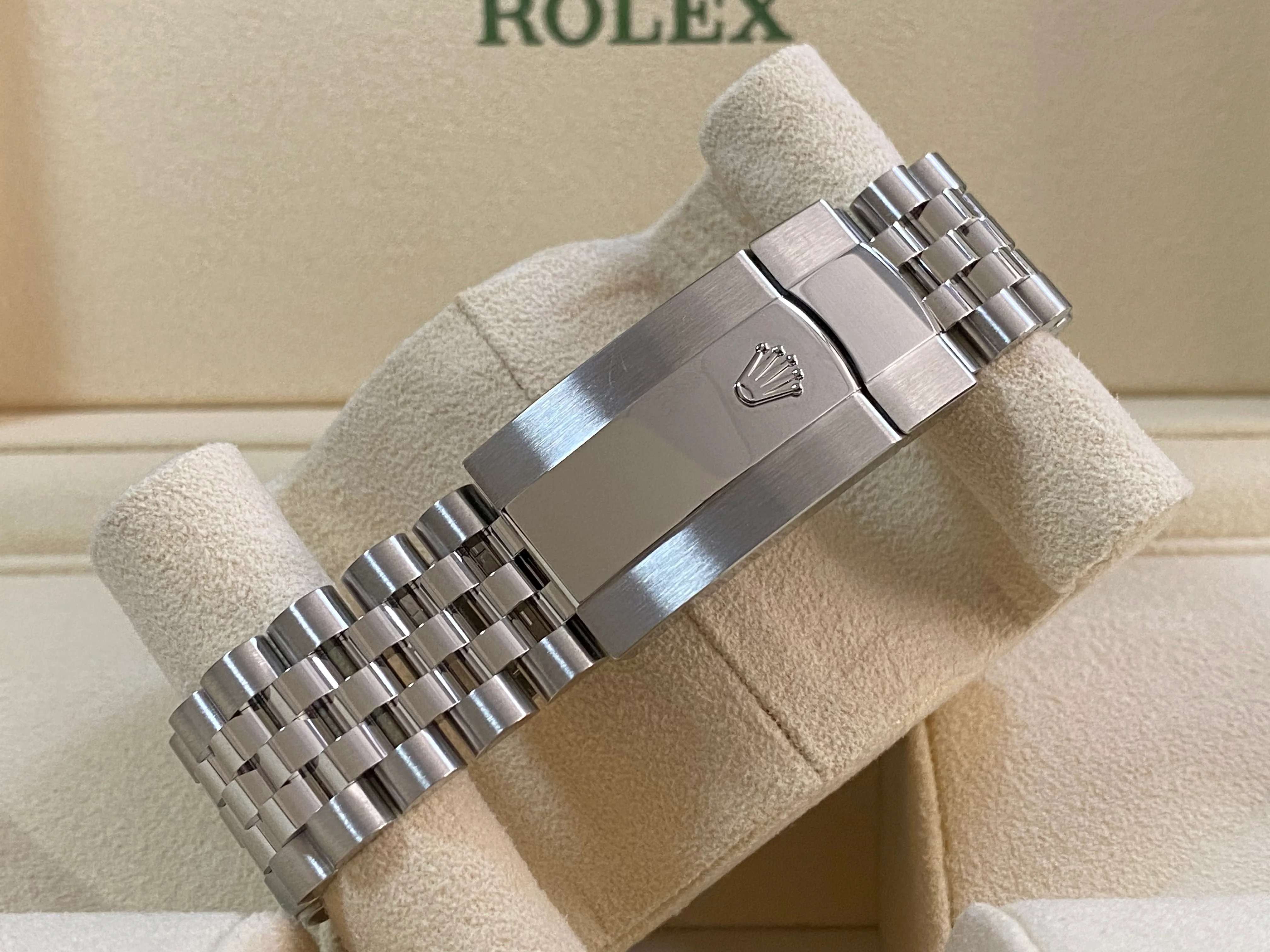 Rolex Steel Sky-Dweller - 2024 - Bright Blue Dial - Jubilee Bracelet - 336934 *COMPLETE SET*