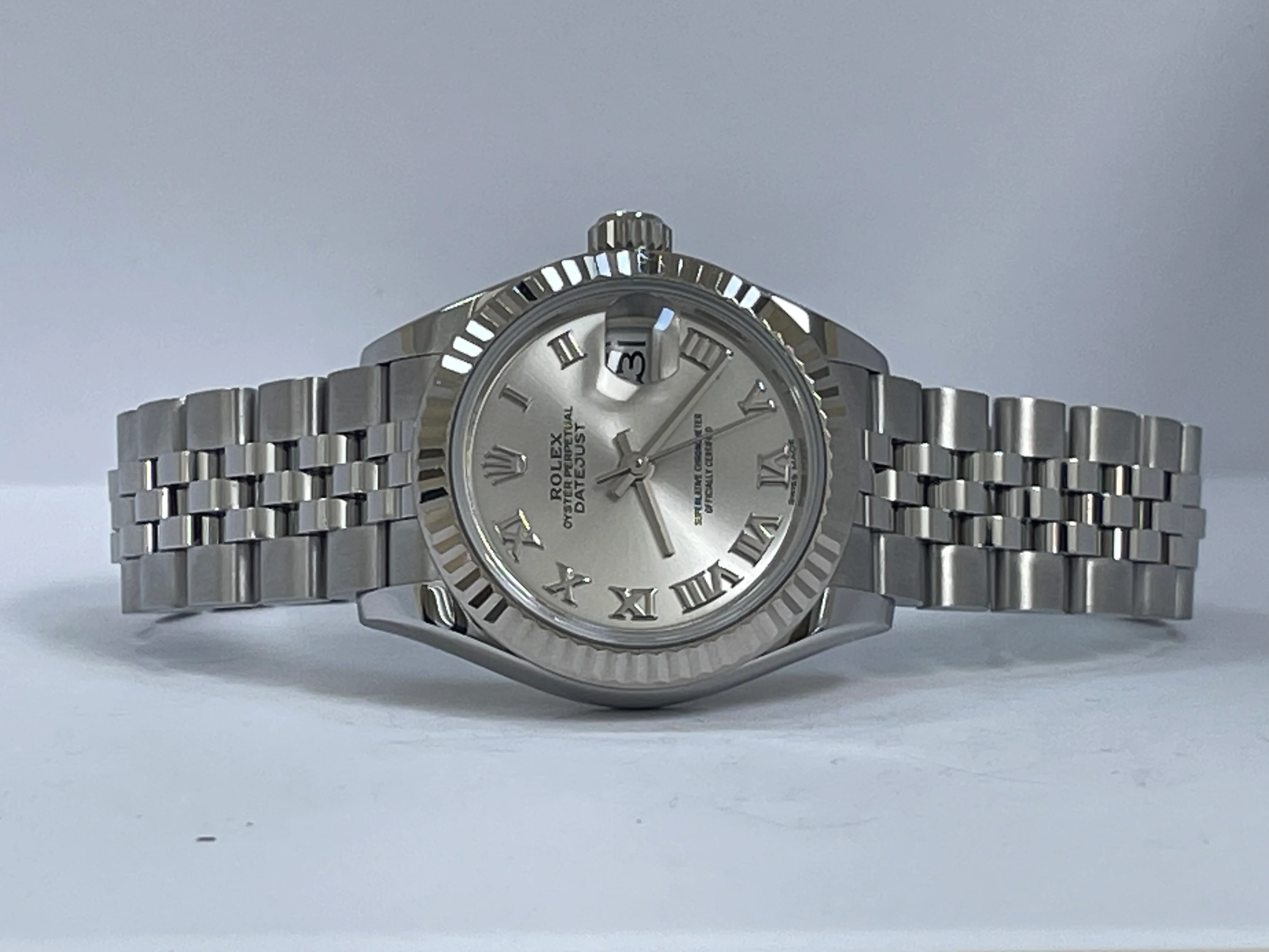 Rolex Steel Lady-Datejust 28 - 2018 - Fluted Bezel - Silver Roman Dial - Jubilee Bracelet - 279174