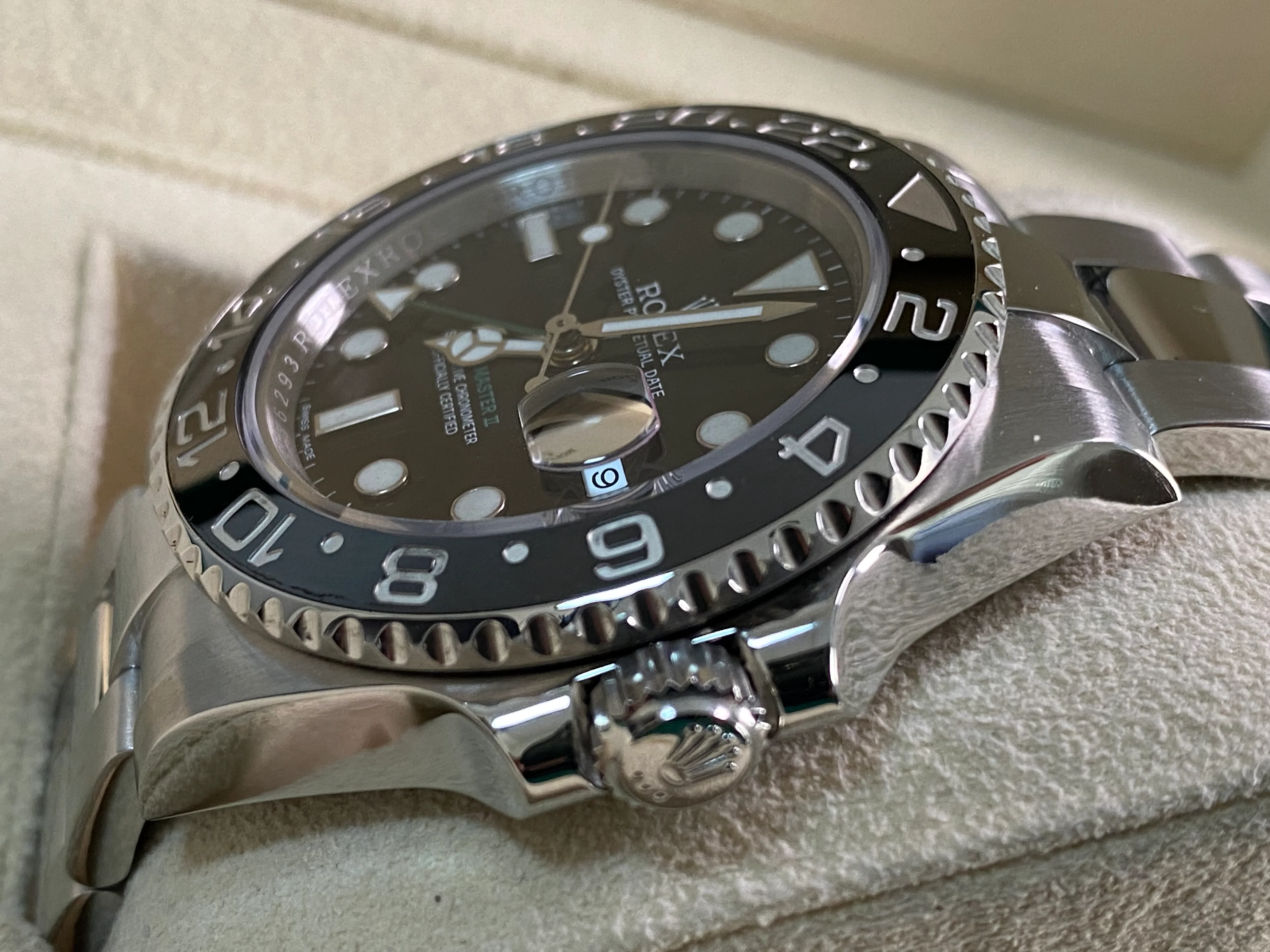 Rolex Steel GMT-Master II - 2017 - Black Bezel - Black Dial Green Arrow Hand- Oyster Bracelet - 116710LN *FULL SET*