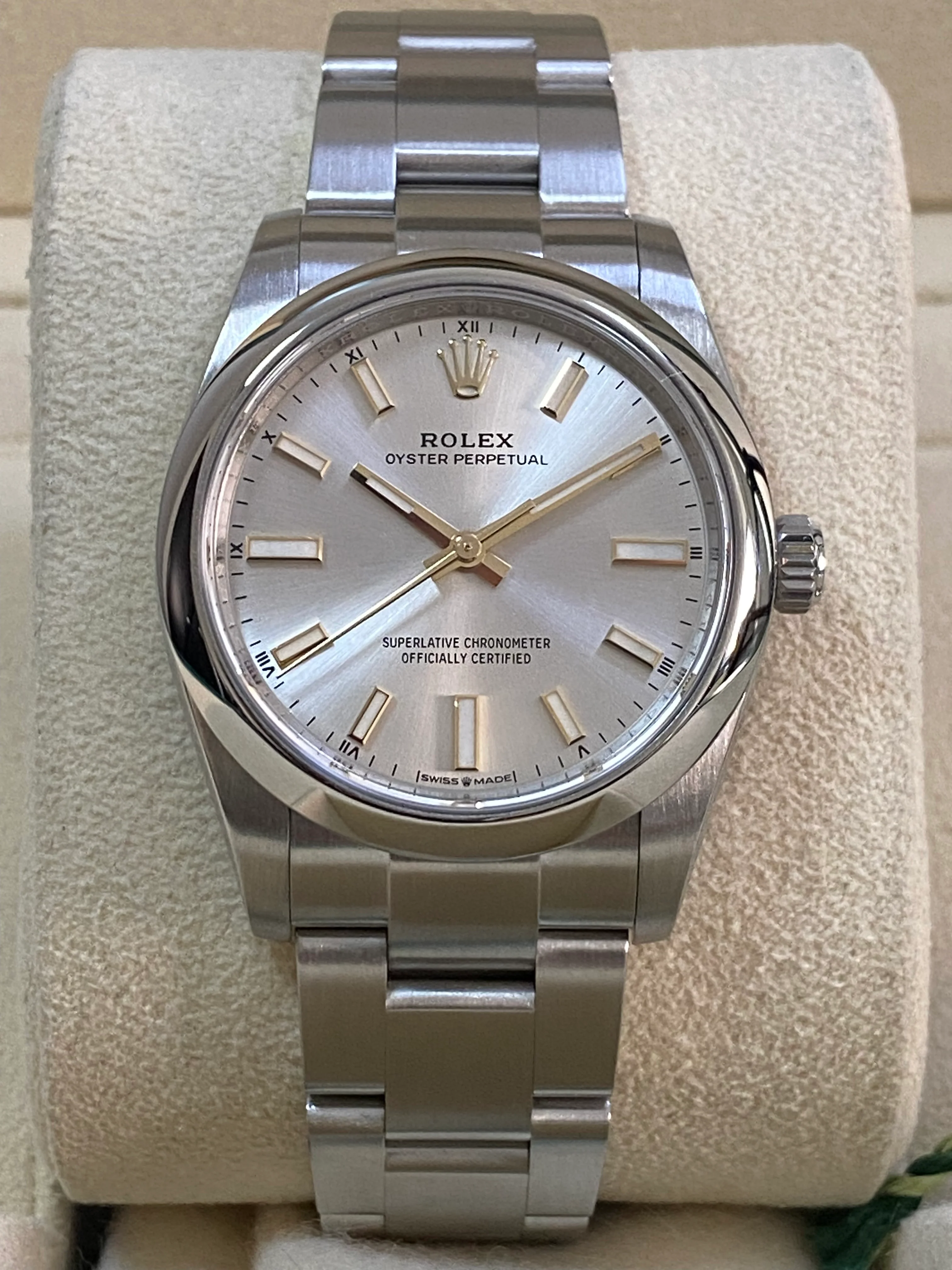 Rolex Oyster Perpetual 34 - 2023 - Domed Bezel - Silver Index Dial - Oyster Bracelet - 124200