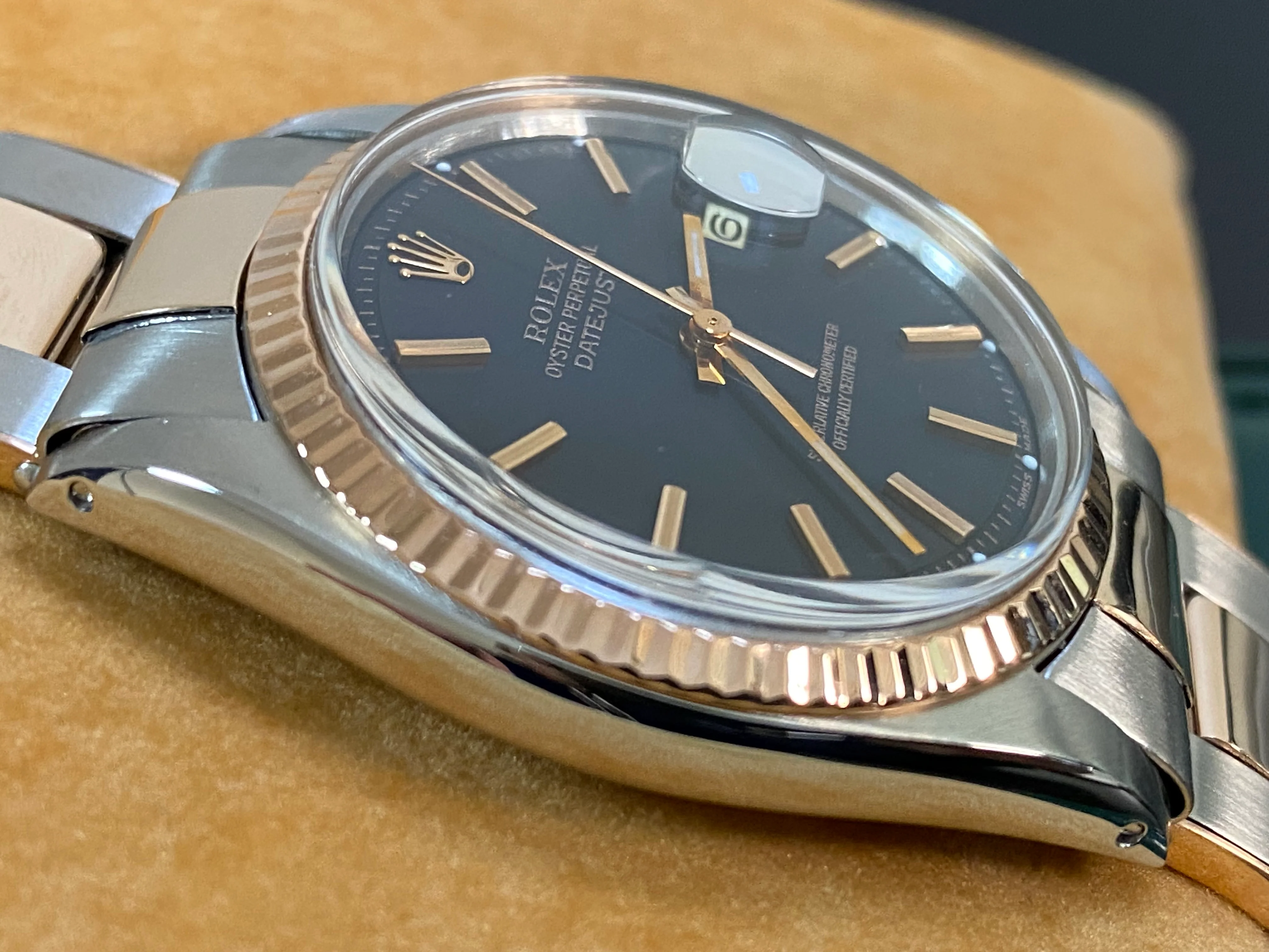 Rolex Steel and Everose Gold Datejust 36 - Fluted Bezel - Black Index Dial - Oyster Bracelet - 1601