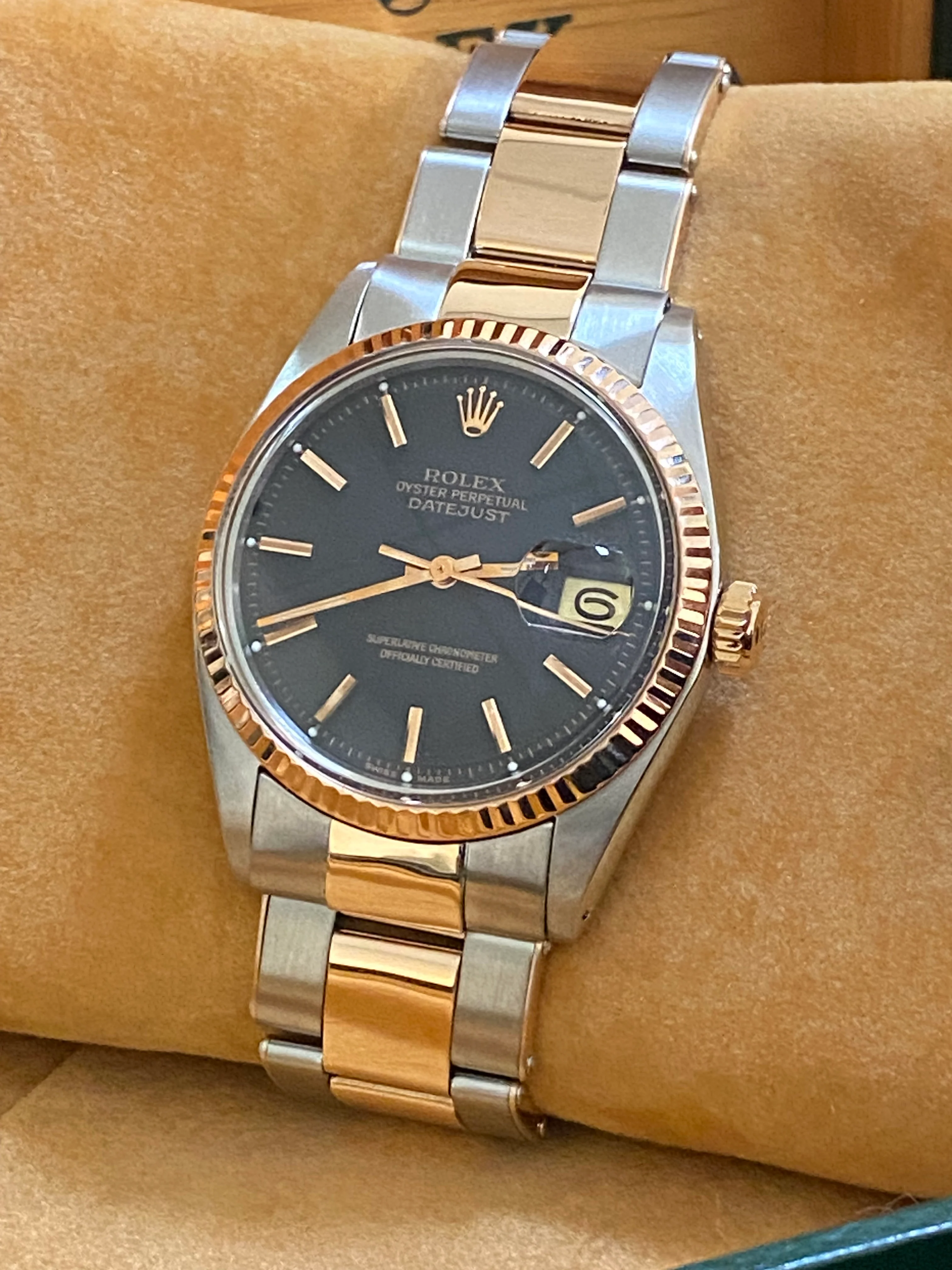 Rolex Steel and Everose Gold Datejust 36 - Fluted Bezel - Black Index Dial - Oyster Bracelet - 1601