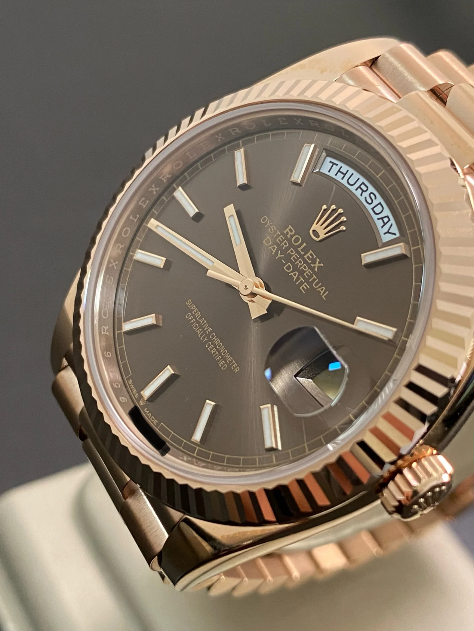 Rolex Everose Gold Day-Date 40 - 2024 - Fluted Bezel - Chocolate Index Dial - President Bracelet - 228235 *FULL SET*