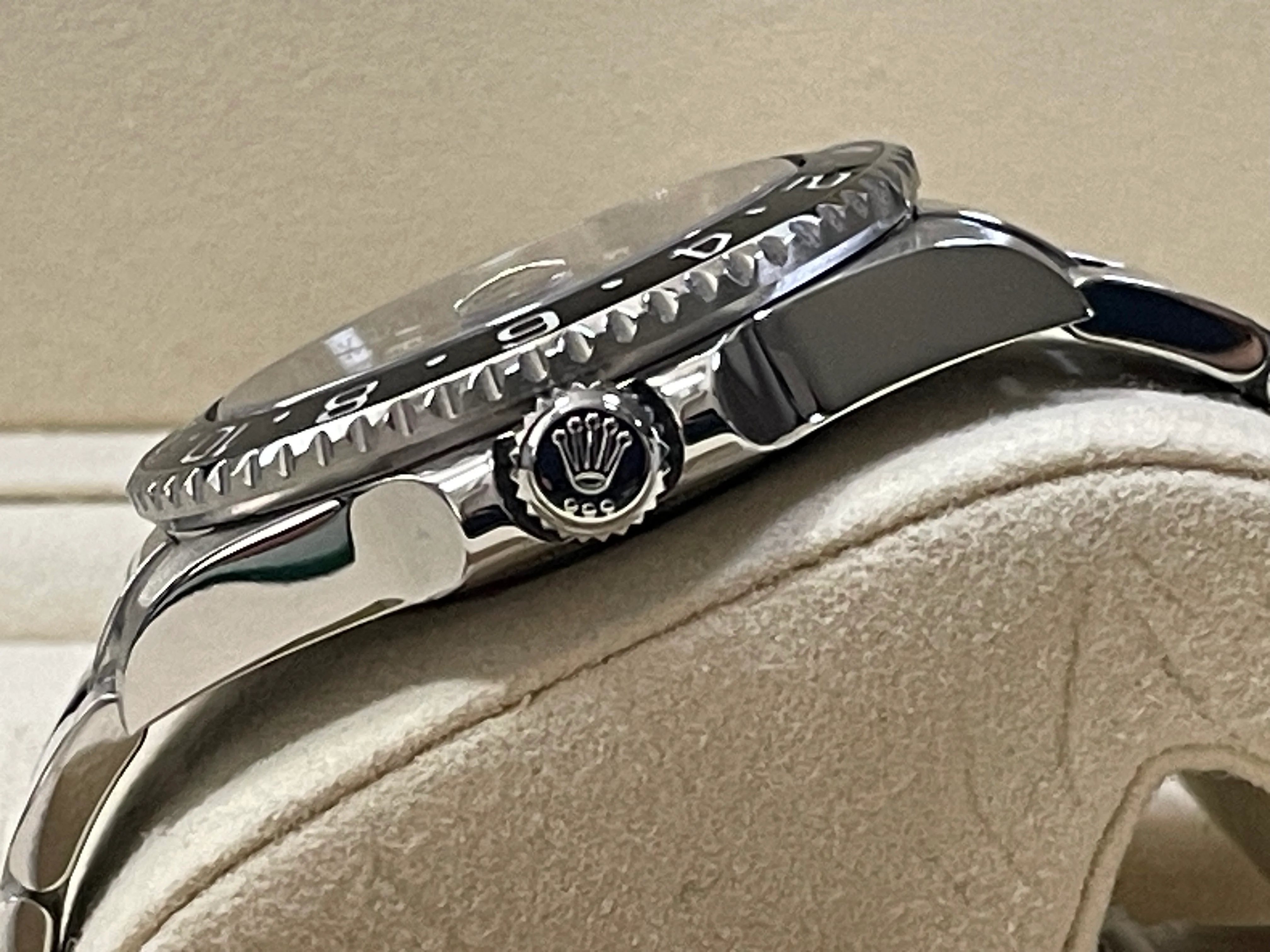 Rolex Steel GMT-Master II - M serial - Black Bezel - Black Dial - Oyster Bracelet - 116710LN