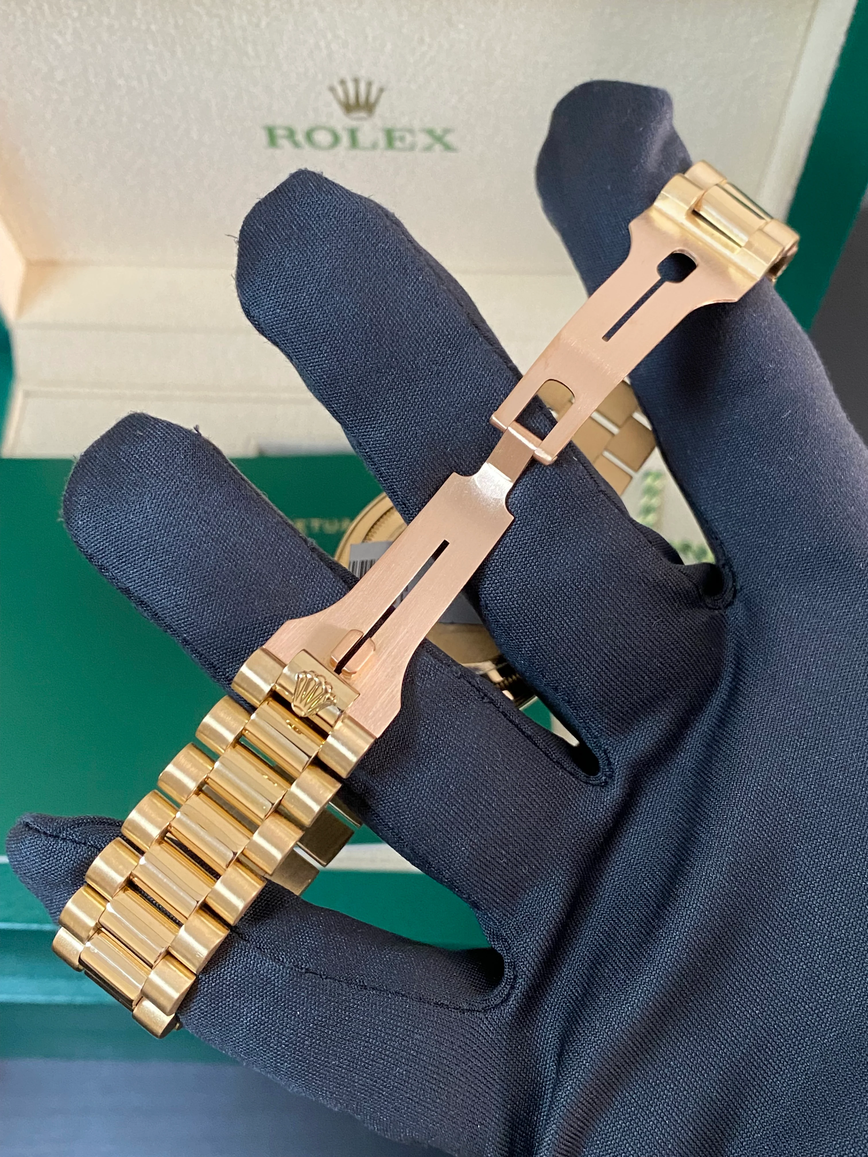 Rolex Yellow Gold Day-Date 36 - E serial - Fluted Bezel - Black Roman Dial - Double Quickset - President Bracelet - 18238
