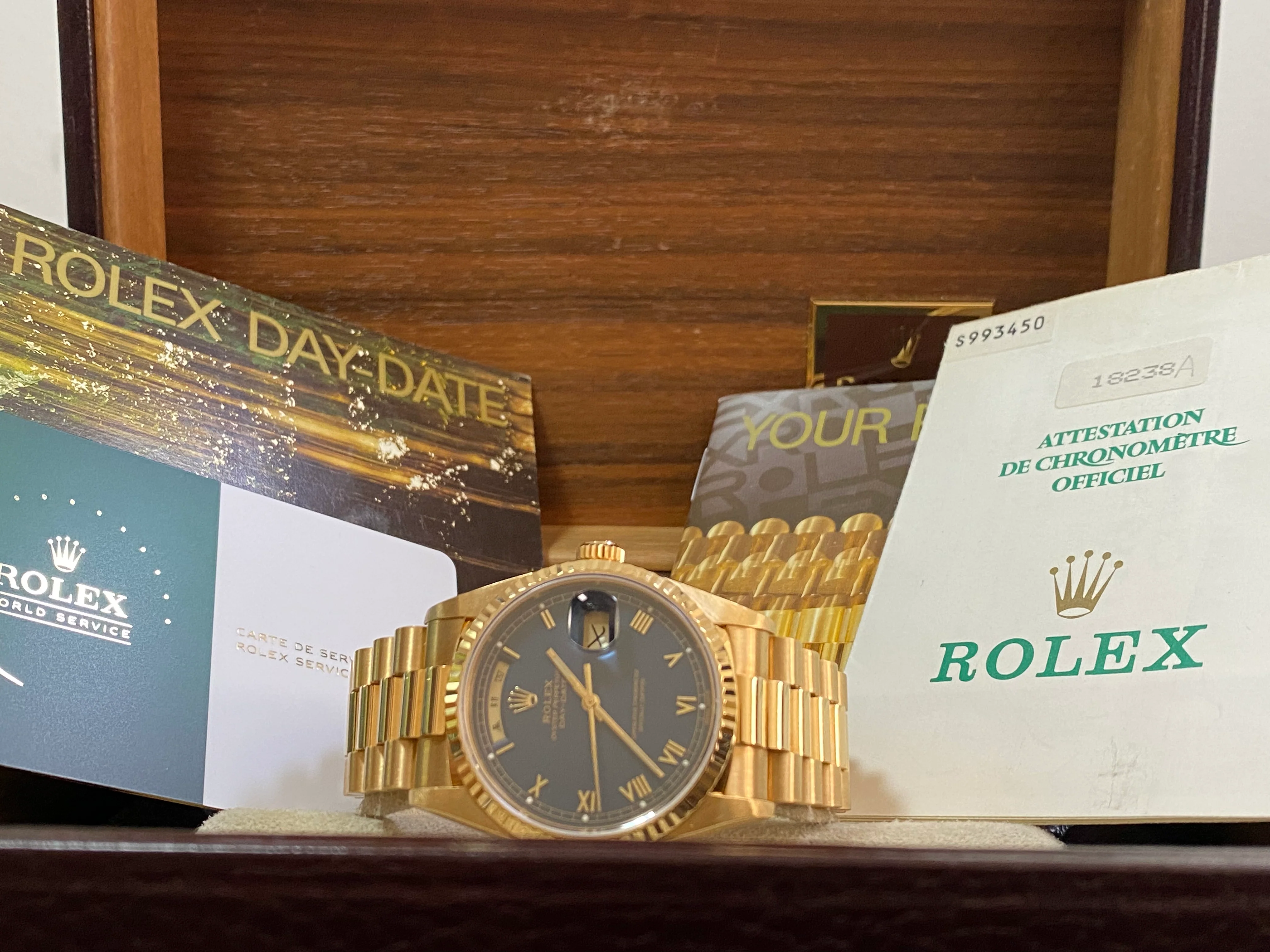 Rolex Yellow Gold Day-Date 36 - 1994 - Fluted Bezel - Blue Roman Dial - Mandarin Day&Date - President Bracelet - 18238