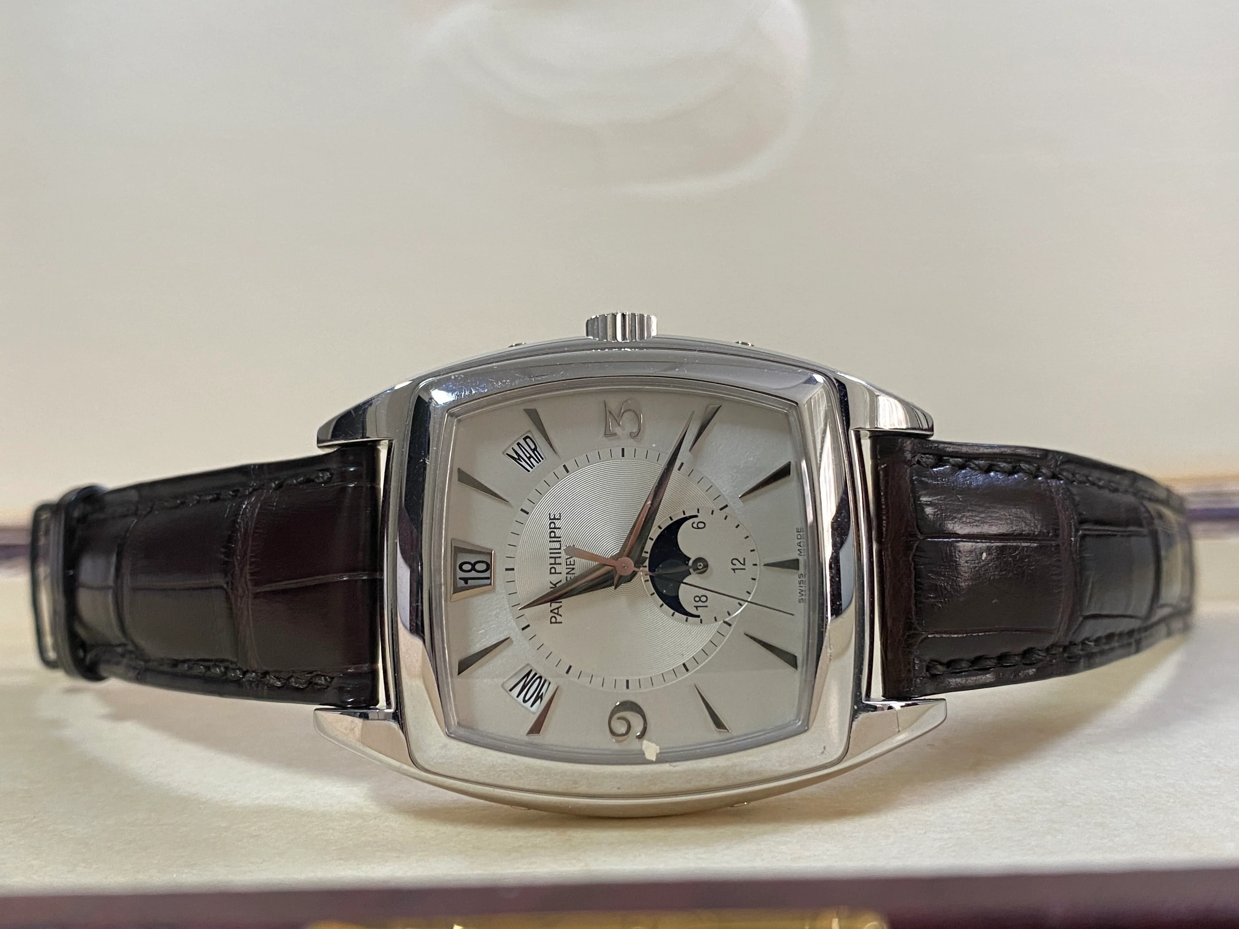 Patek Philippe Gondolo White Gold - 2005 - Silver Index Dial - Brown Leather Strap - 5135G-001 *UNPOLISHED*