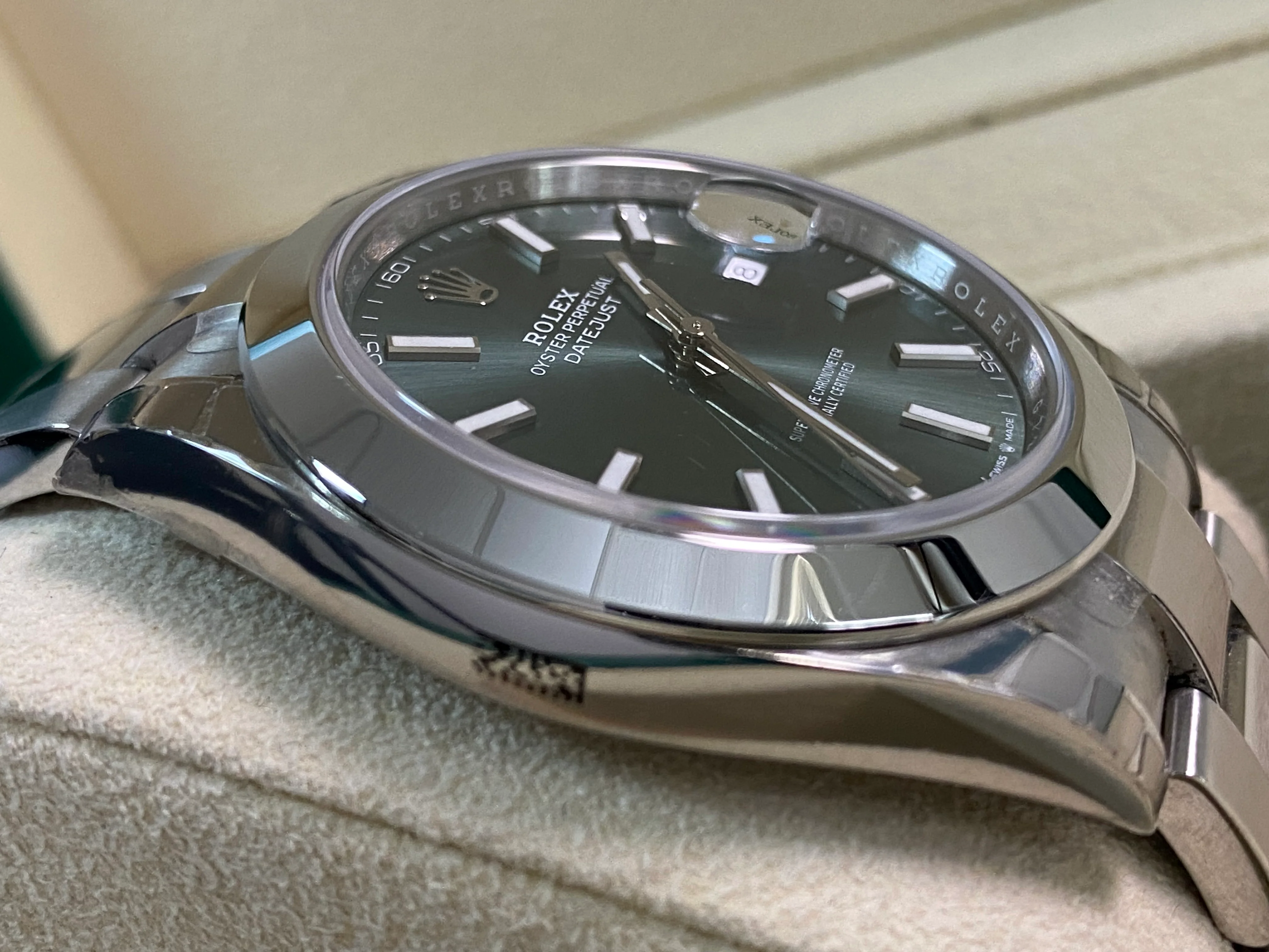 Rolex Steel Datejust 41 - 2023 - Smooth Bezel - Mint Green Dial - Oyster Bracelet - 126300 *FULL STICKERS*