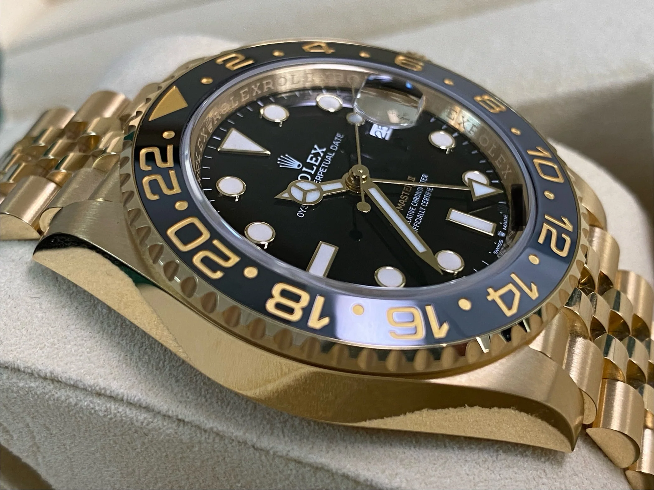 Rolex Yellow Gold GMT-Master II - 2024 - Grey and Black Bezel - Black Dial - Jubilee Bracelet - 126718GRNR *FULL SET*
