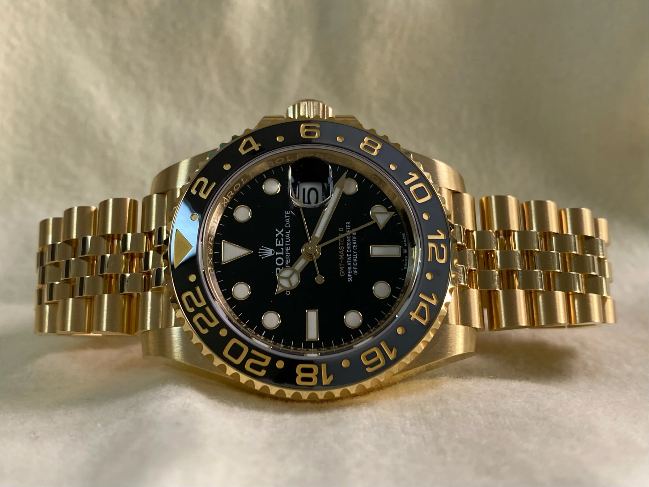 Rolex Yellow Gold GMT-Master II - 2024 - Grey and Black Bezel - Black Dial - Jubilee Bracelet - 126718GRNR *FULL SET*
