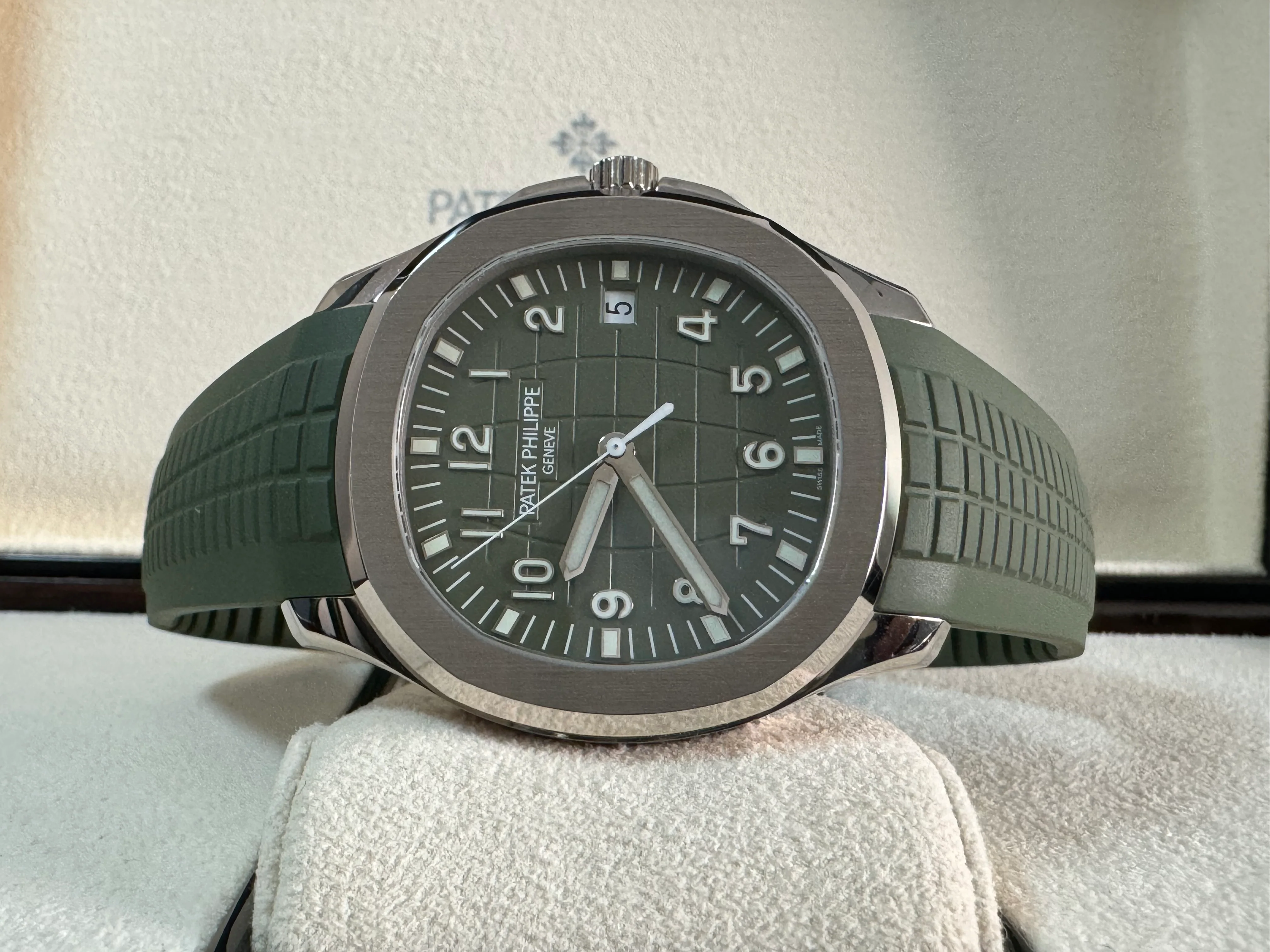 Patek Philippe Aquanaut White Gold - 2021 - Khaki Green Embossed Dial - 5168G-010 *FULL SET*
