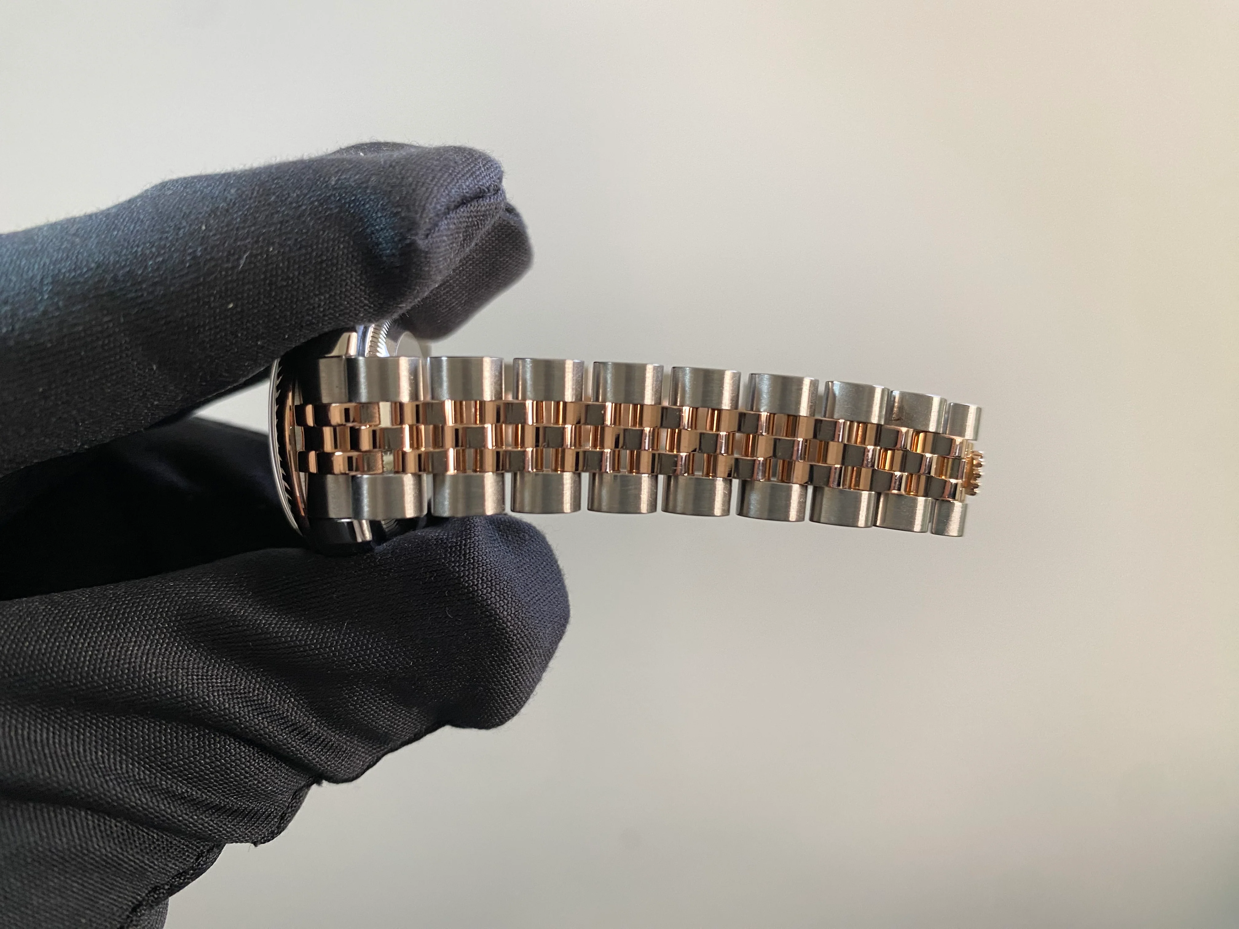 Rolex Everose Gold and Steel Lady-Datejust 26 - 2012 - Fluted Bezel - Pink Roman Dial - Jubilee Bracelet - 179171