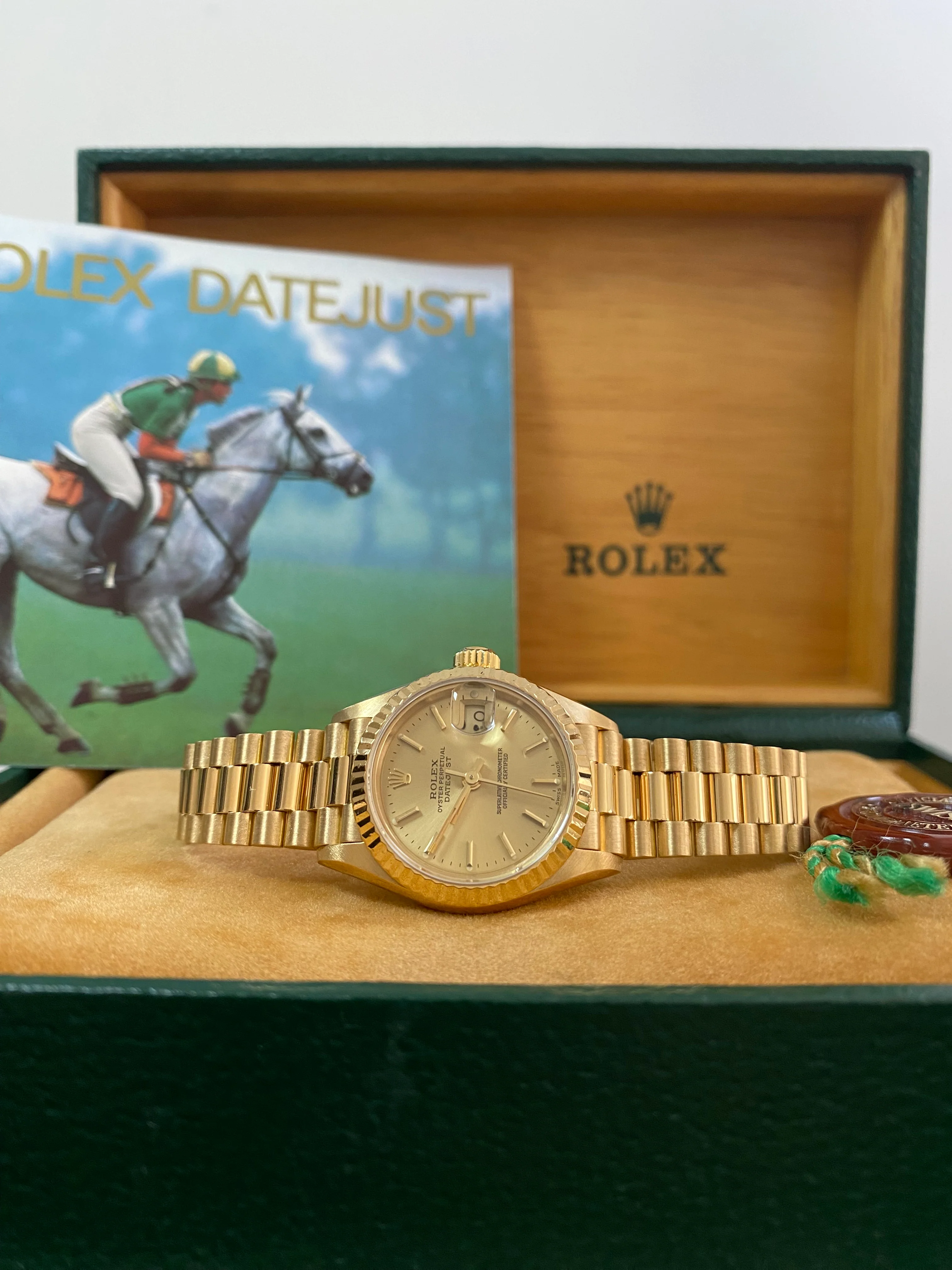 Rolex Yellow Gold Lady-Datejust - E serial - Fluted Bezel - Champagne Dial - President Bracelet - 69178