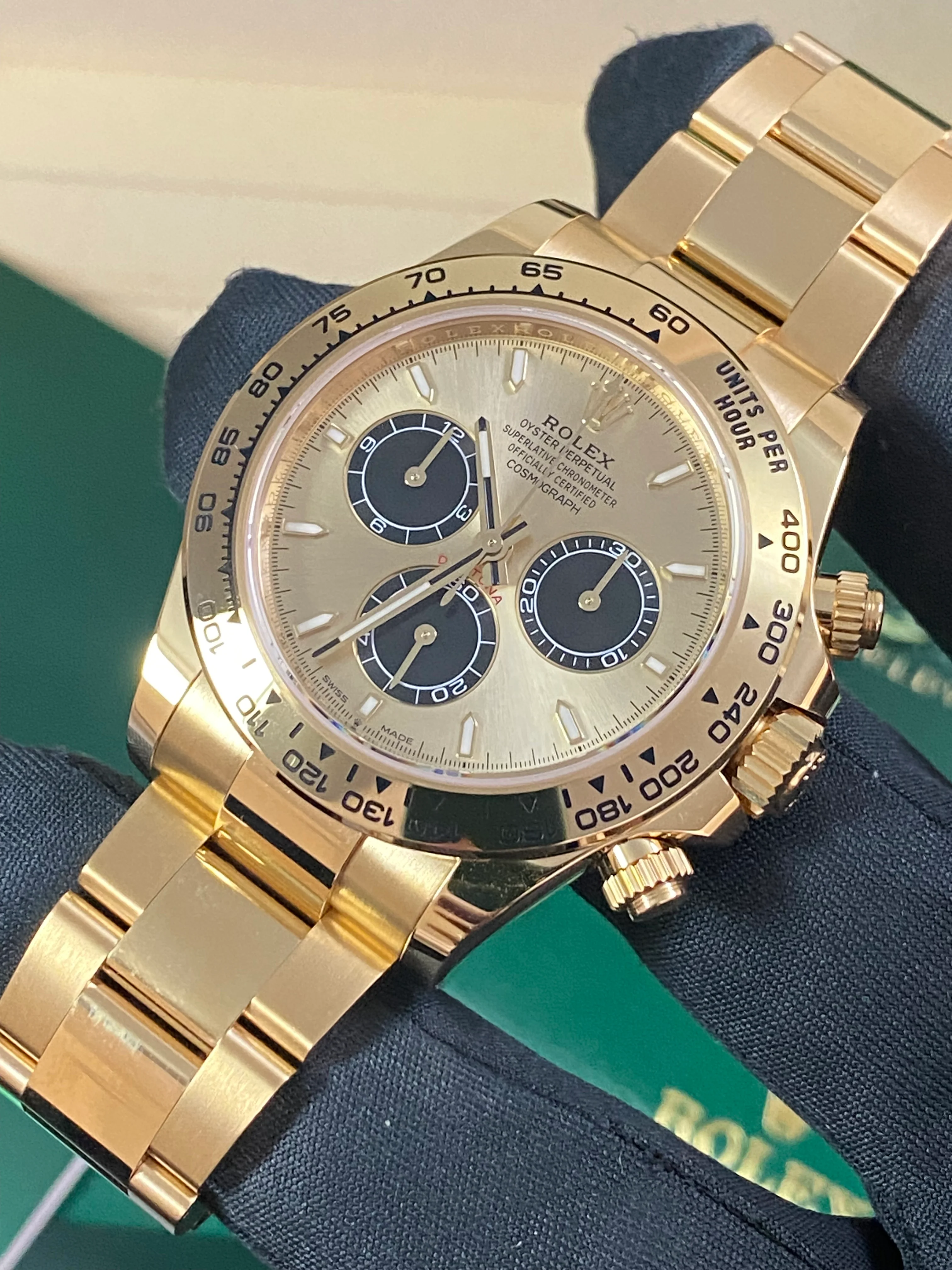 Rolex Yellow Gold Cosmograph Daytona - 2024 - 