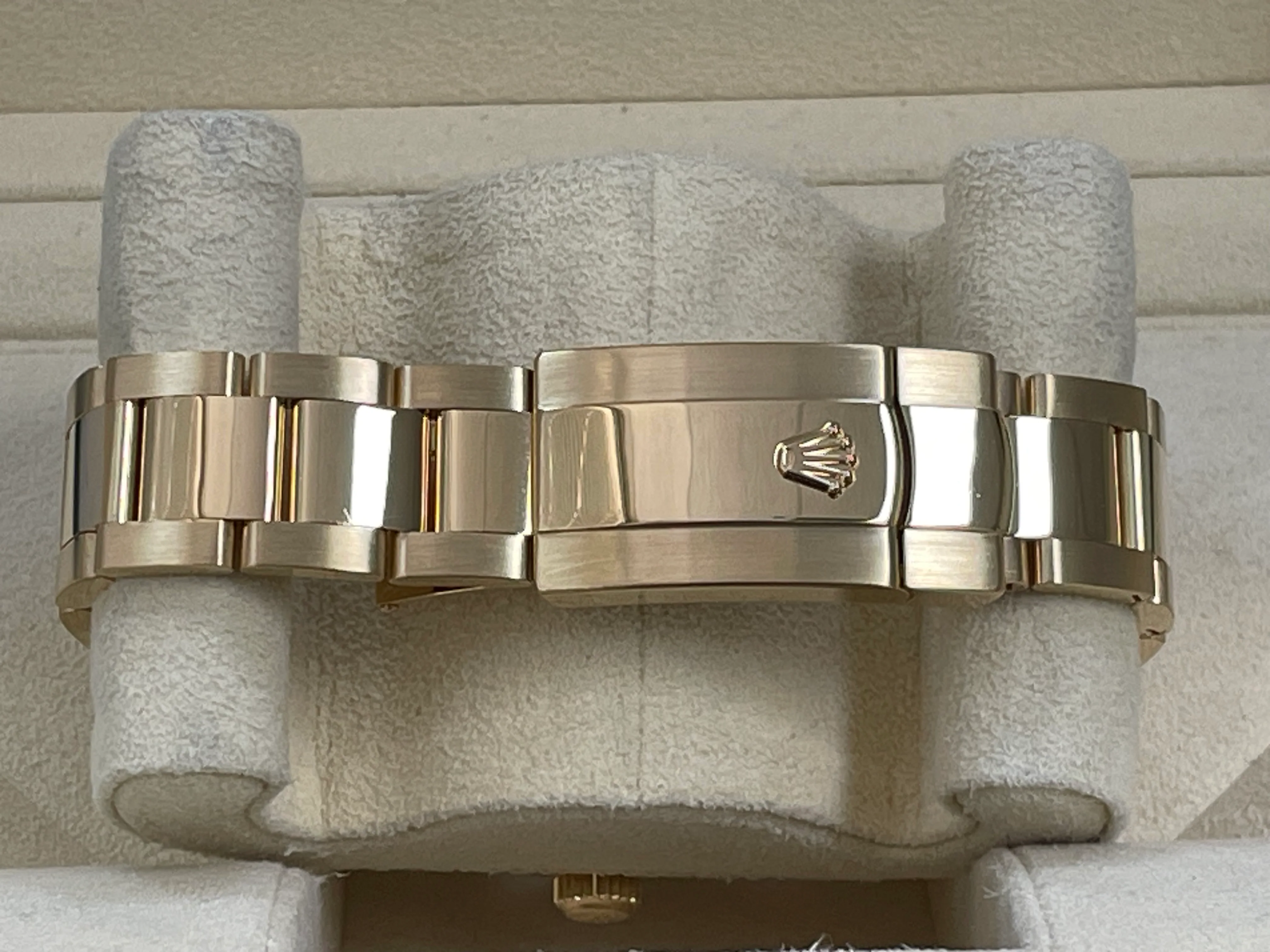 Rolex Yellow Gold Sky-Dweller - 2023 - Champagne Index Dial - Oyster Bracelet - 326938