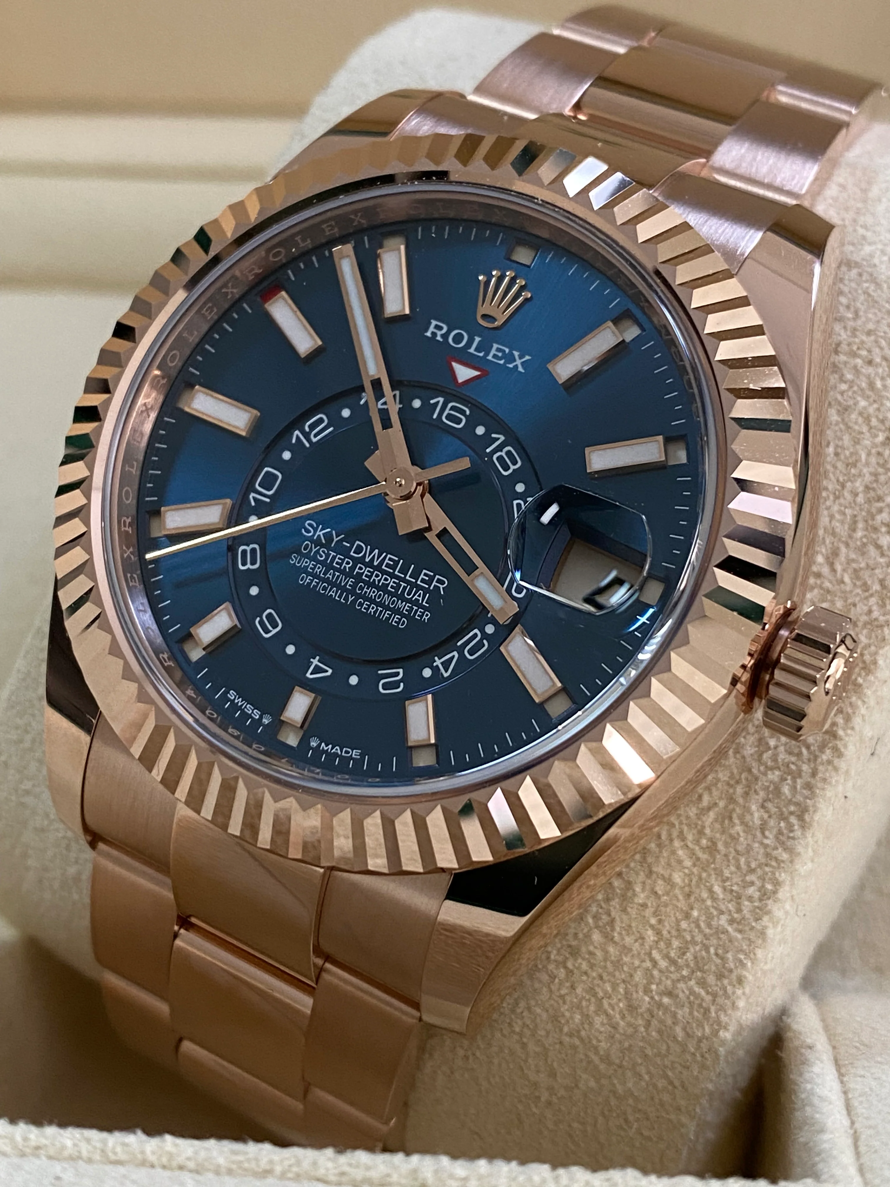 Rolex Everose Gold Sky-Dweller - 2024 - Blue-Green Dial - Oyster Bracelet - 336935