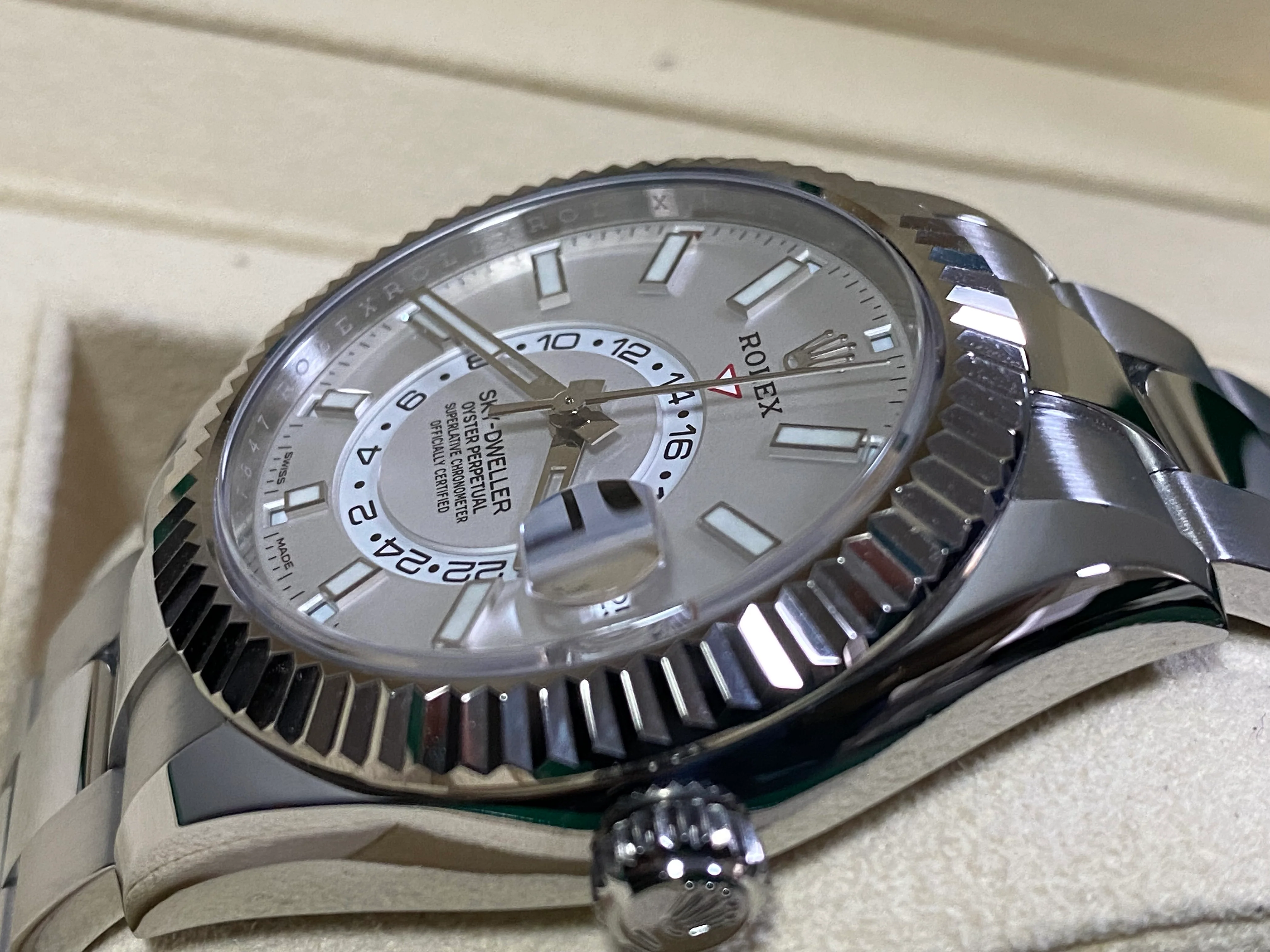 Rolex White Rolesor Sky-Dweller - 2021 - White Index Dial - Oyster Bracelet - 326934