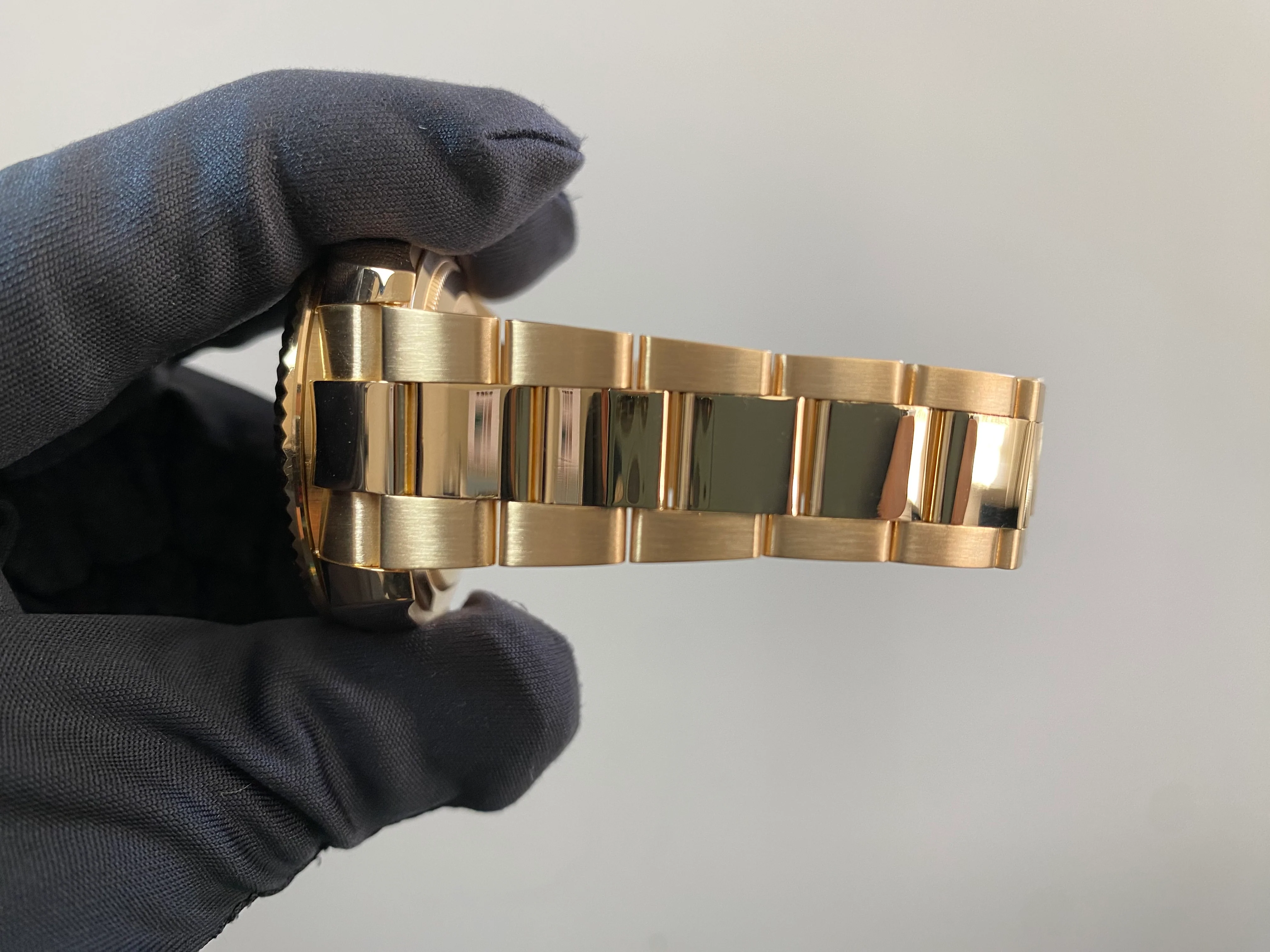 Rolex Yellow Gold Sky-Dweller - 2022 - Black Index Dial - Oyster Bracelet - 326938 *COMPLETE SET*