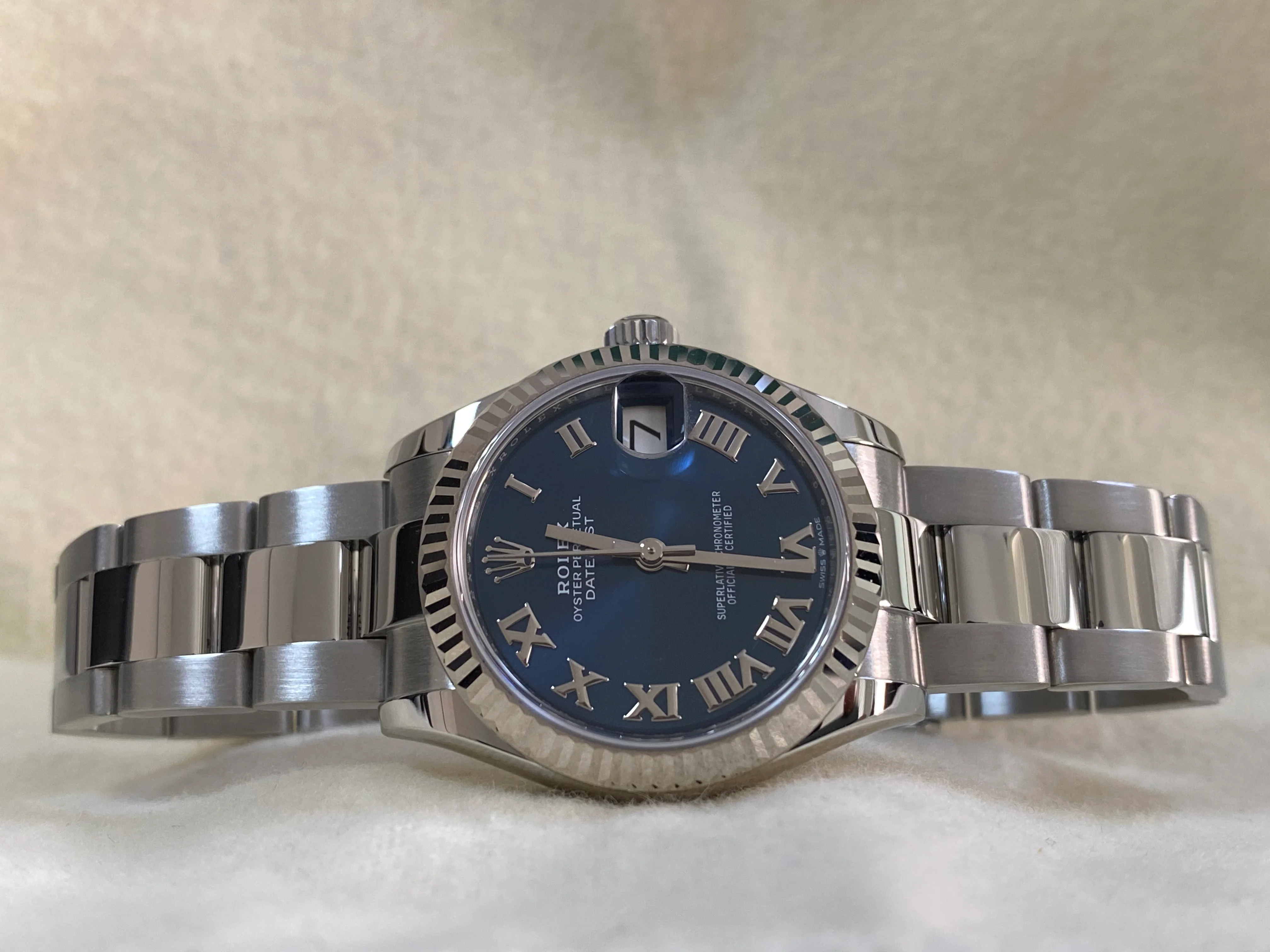 Rolex Steel and White Gold Datejust 31 - 2022 - Fluted Bezel - Blue Roman Dial - Oyster Bracelet - 278274 *COMPLETE SET*