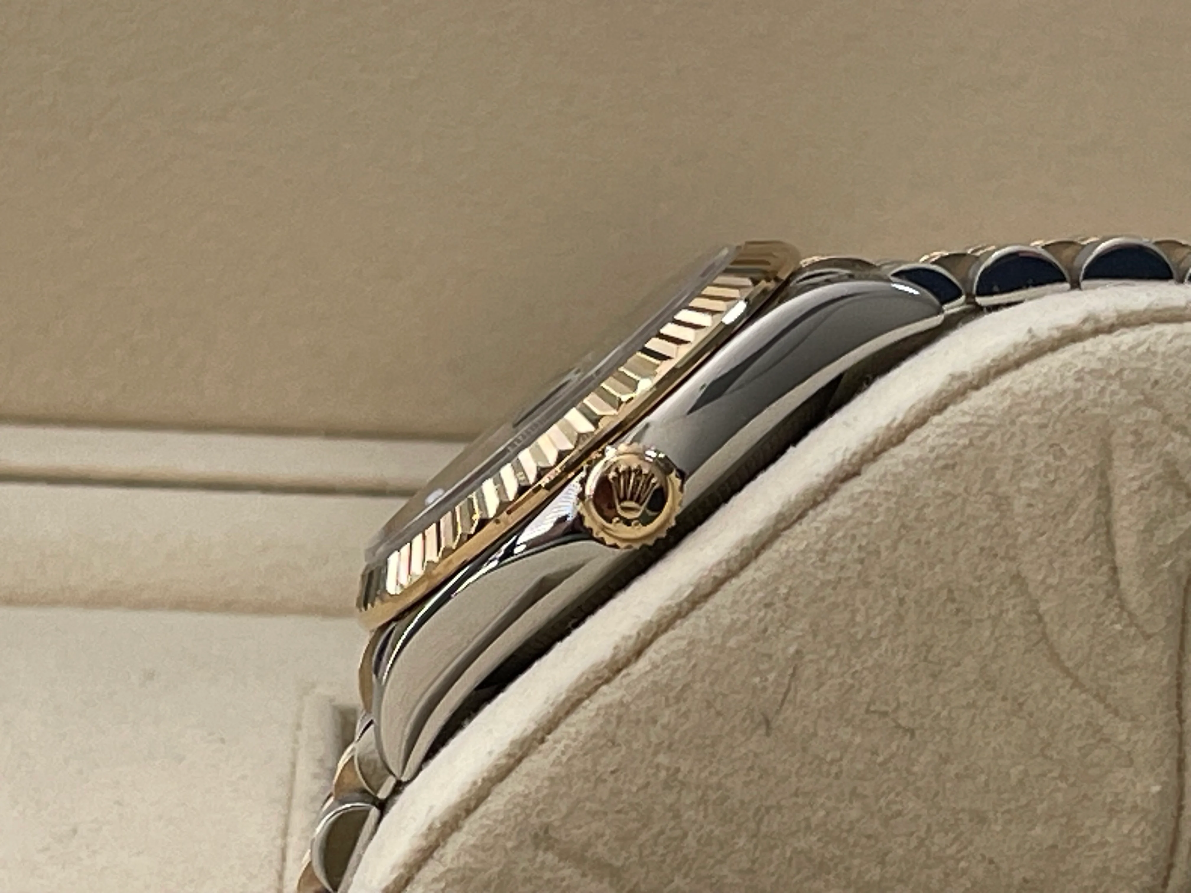 Rolex Steel and Yellow Gold Datejust 31 - 2022 - Fluted Bezel - Olive Green Diamond Dial - Jubilee Bracelet - 278273