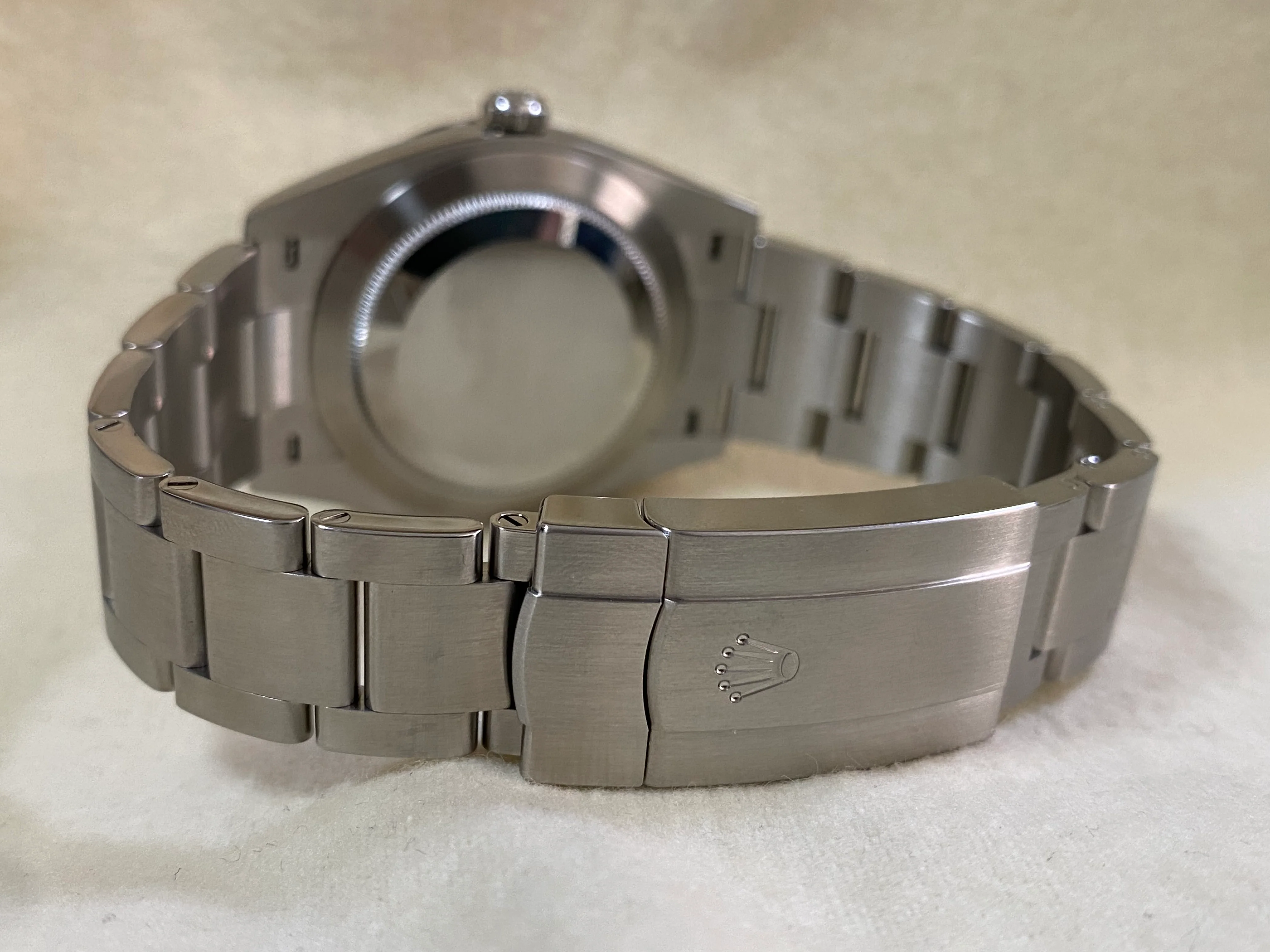 Rolex Oyster Perpetual 41 - 2022 - Domed Bezel - Yellow Dial - Oyster Bracelet - 124300 *DISCONTINUED MODEL*