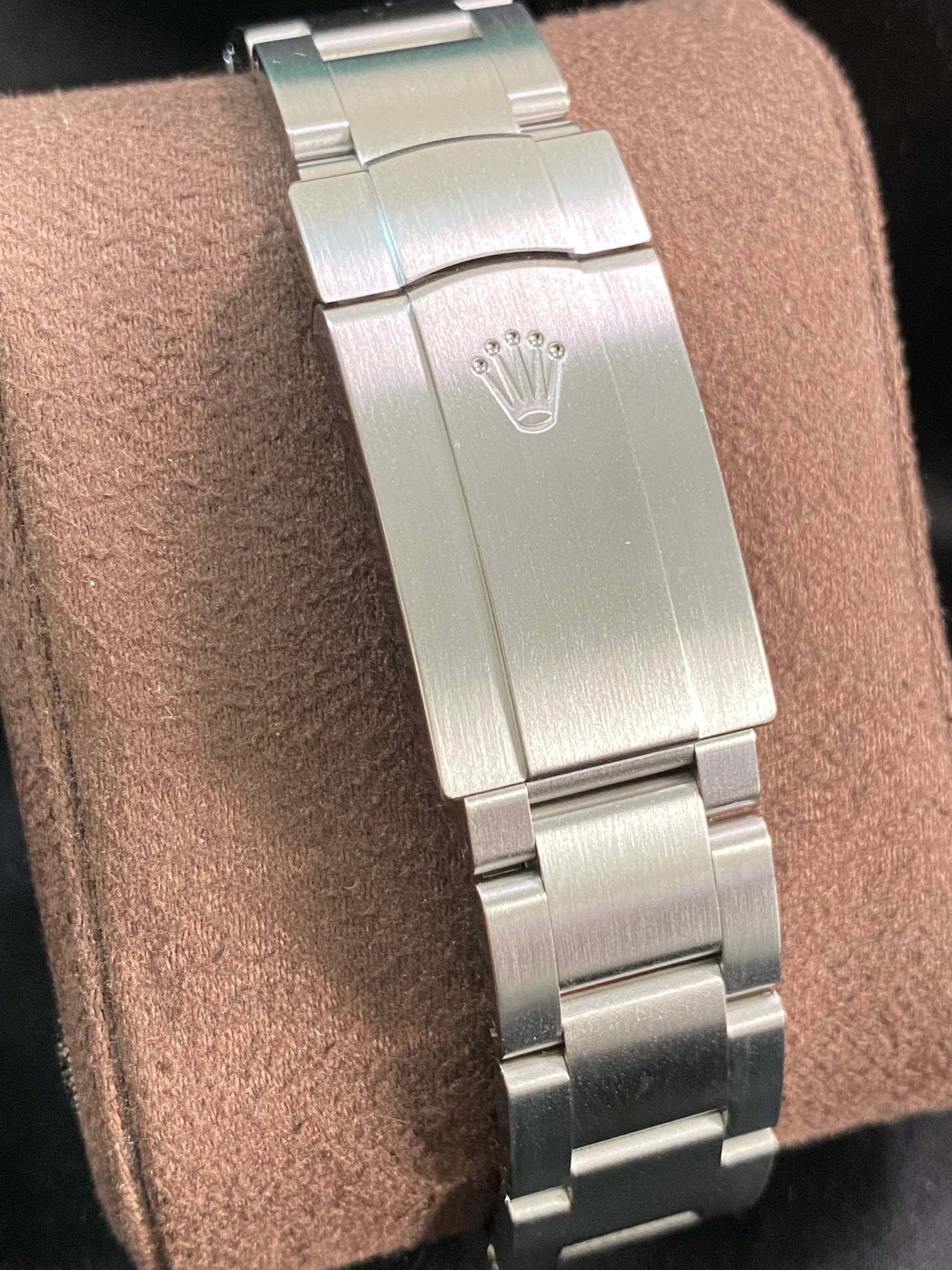 Rolex Oyster Perpetual 41 - 2023 - Domed Bezel - Black Index Dial - Oyster Bracelet - 124300 *FULL SET*