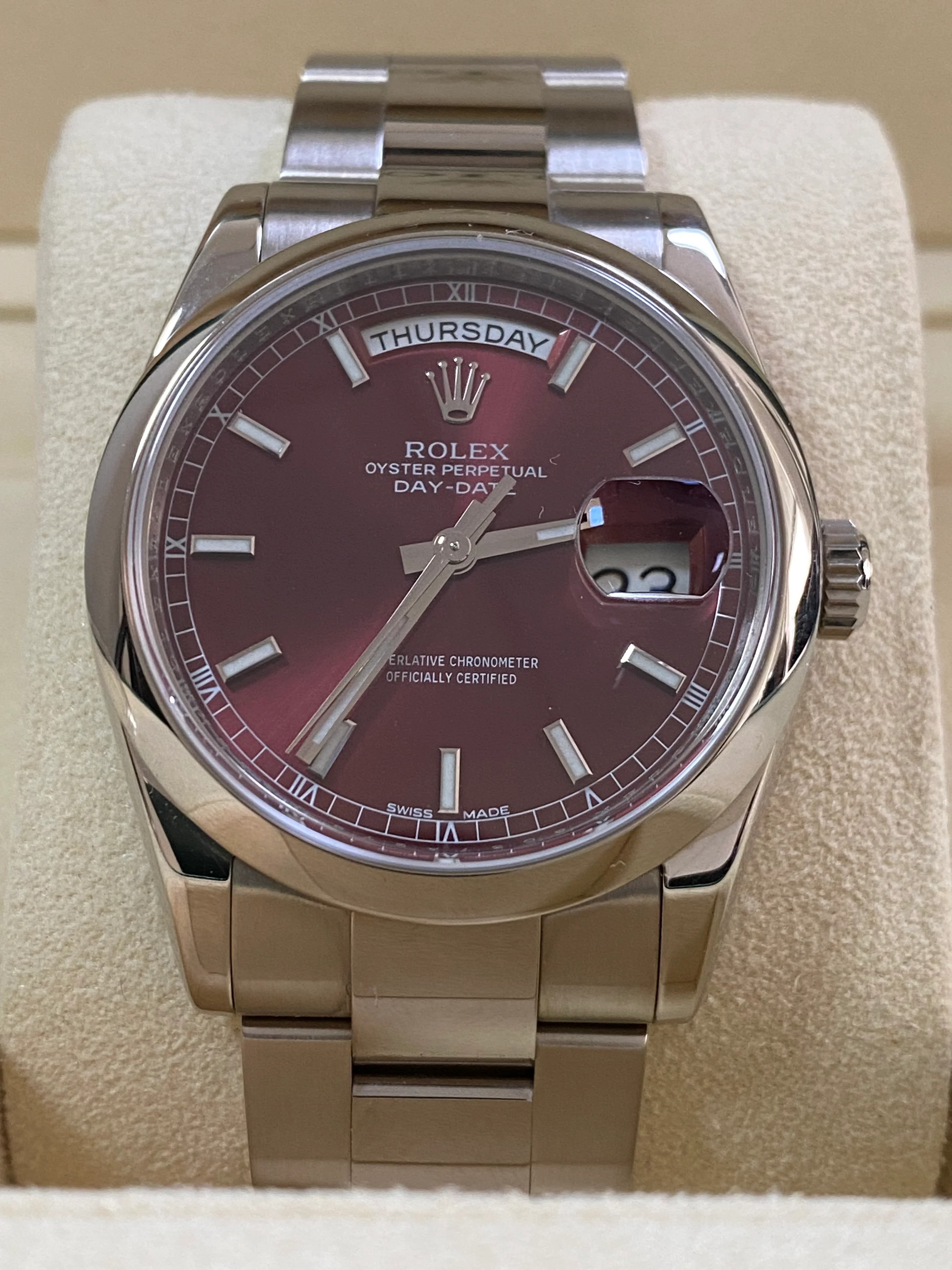 Rolex White Gold Day-Date 36 - 2016 - Domed Bezel - Rare Factory Cherry Dial - Oyster Bracelet - 118209 *COLLECTORS GRADE*