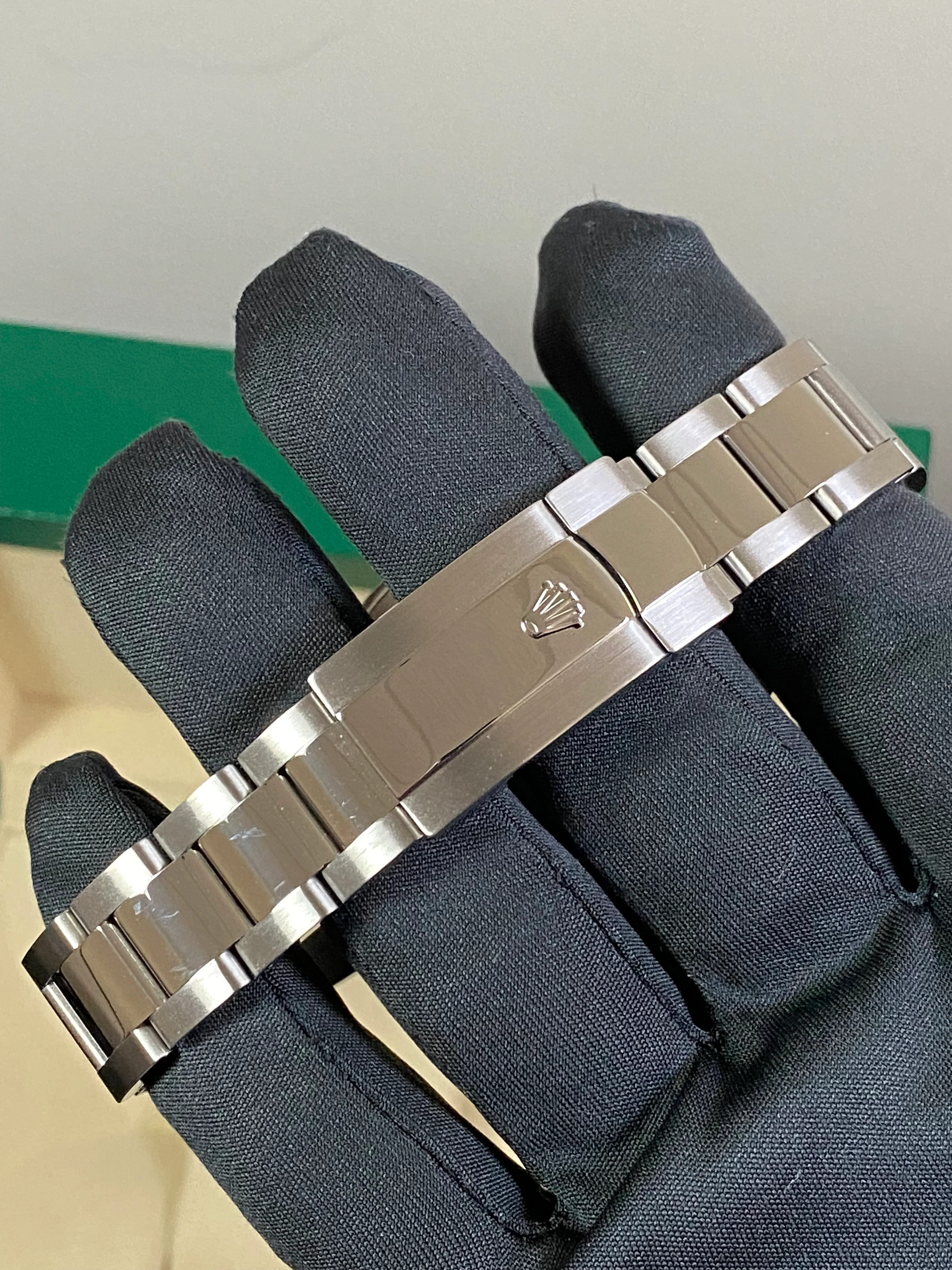 Rolex Steel Datejust 41 - 2020 - Smooth Bezel - Blue Index Dial - Oyster Bracelet - 126300
