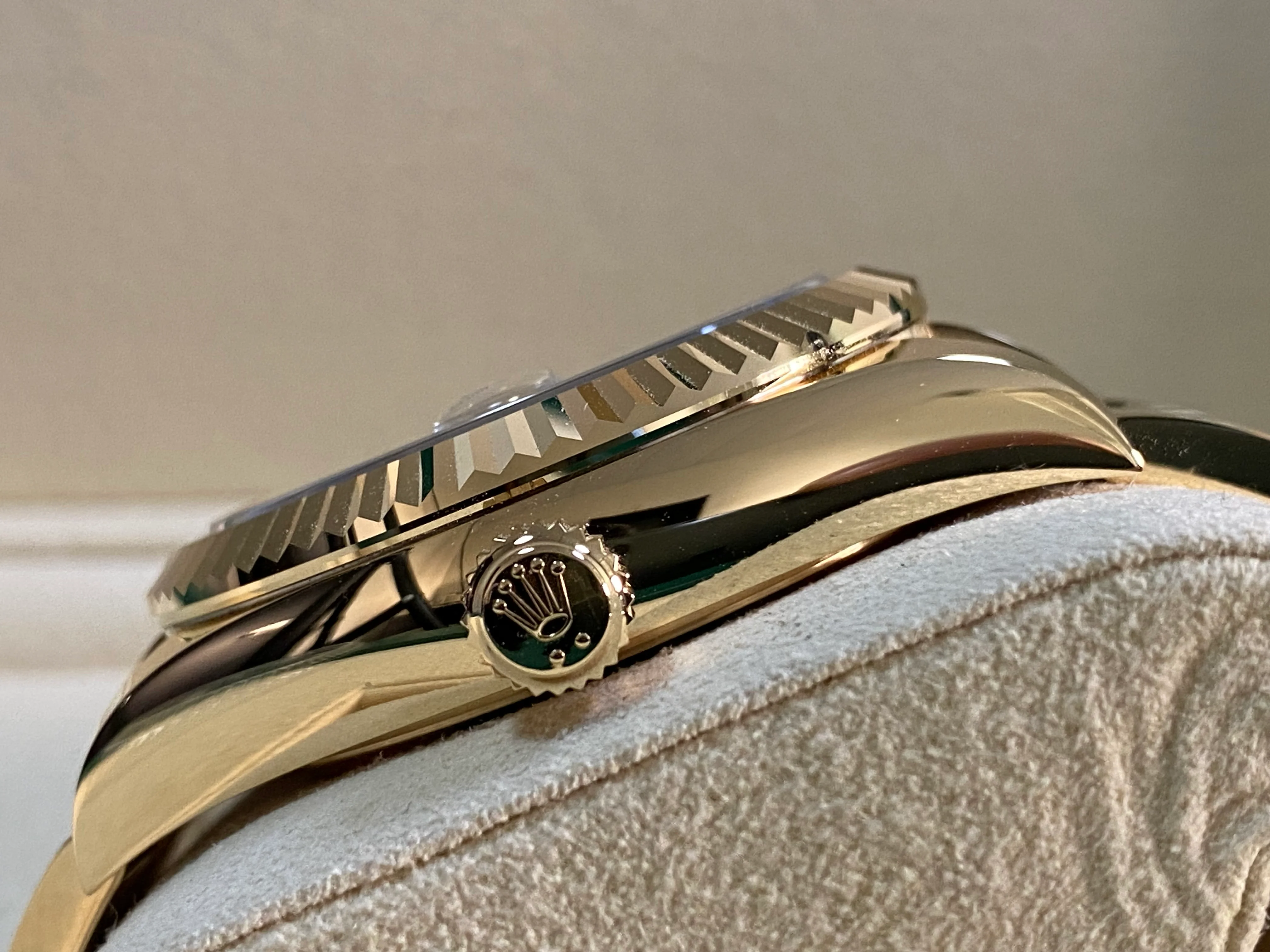 Rolex Yellow Gold Sky-Dweller - 2023 - Champagne Index Dial - Oyster Bracelet - 336938