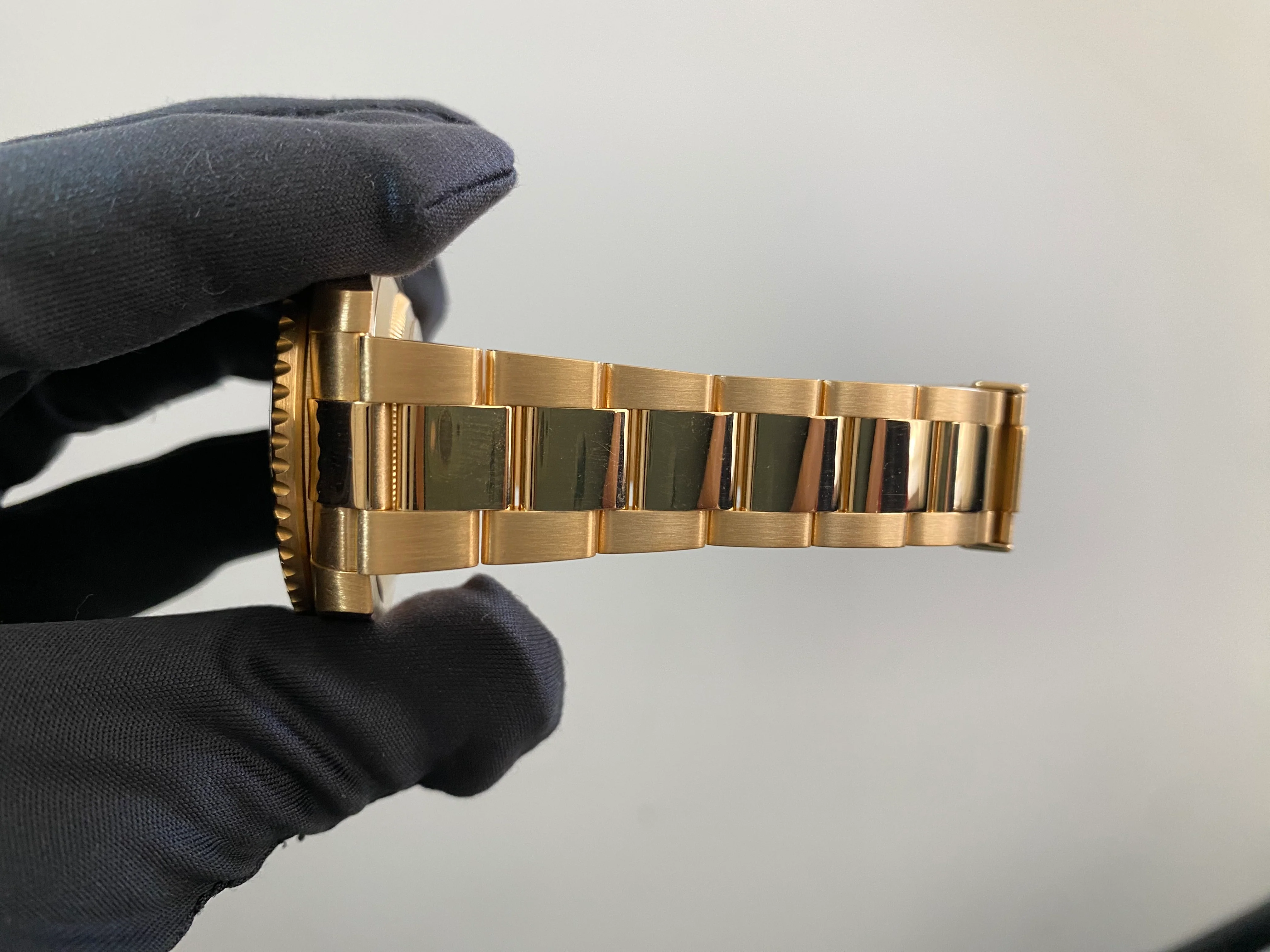 Rolex Yellow Gold Submariner Date - 2014 - Black Bezel - Diamond Dial - 116618LN *FULL SET*