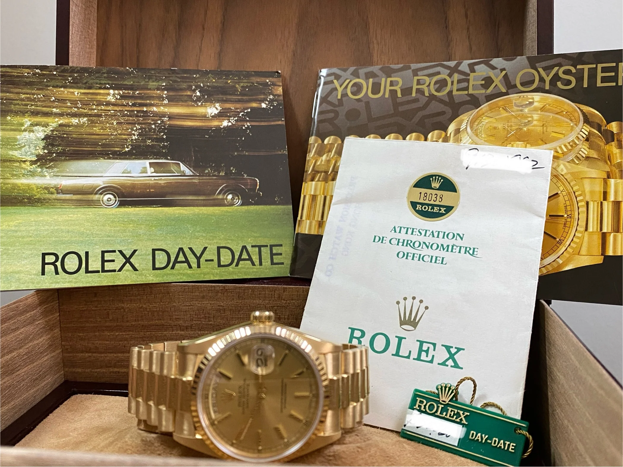 Rolex Yellow Gold Day-Date 36 - 1986 - Fluted Bezel - Champagne Index Dial - President Bracelet - 18038 *COMPLETE SET*
