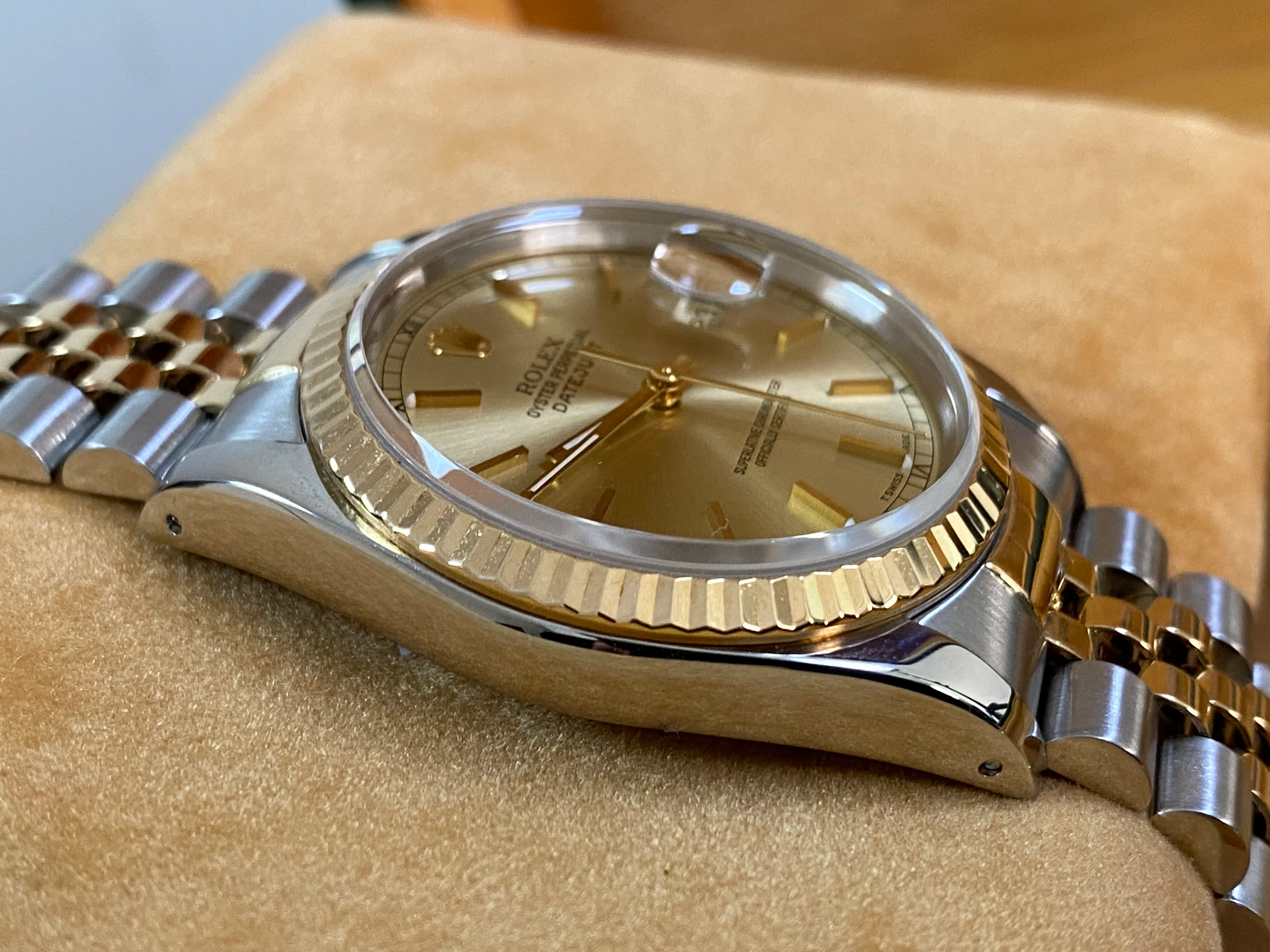 Rolex Steel and Yellow Gold Datejust 36 - L serial - Fluted Bezel - Champagne Index Dial - Jubilee Bracelet - 16233