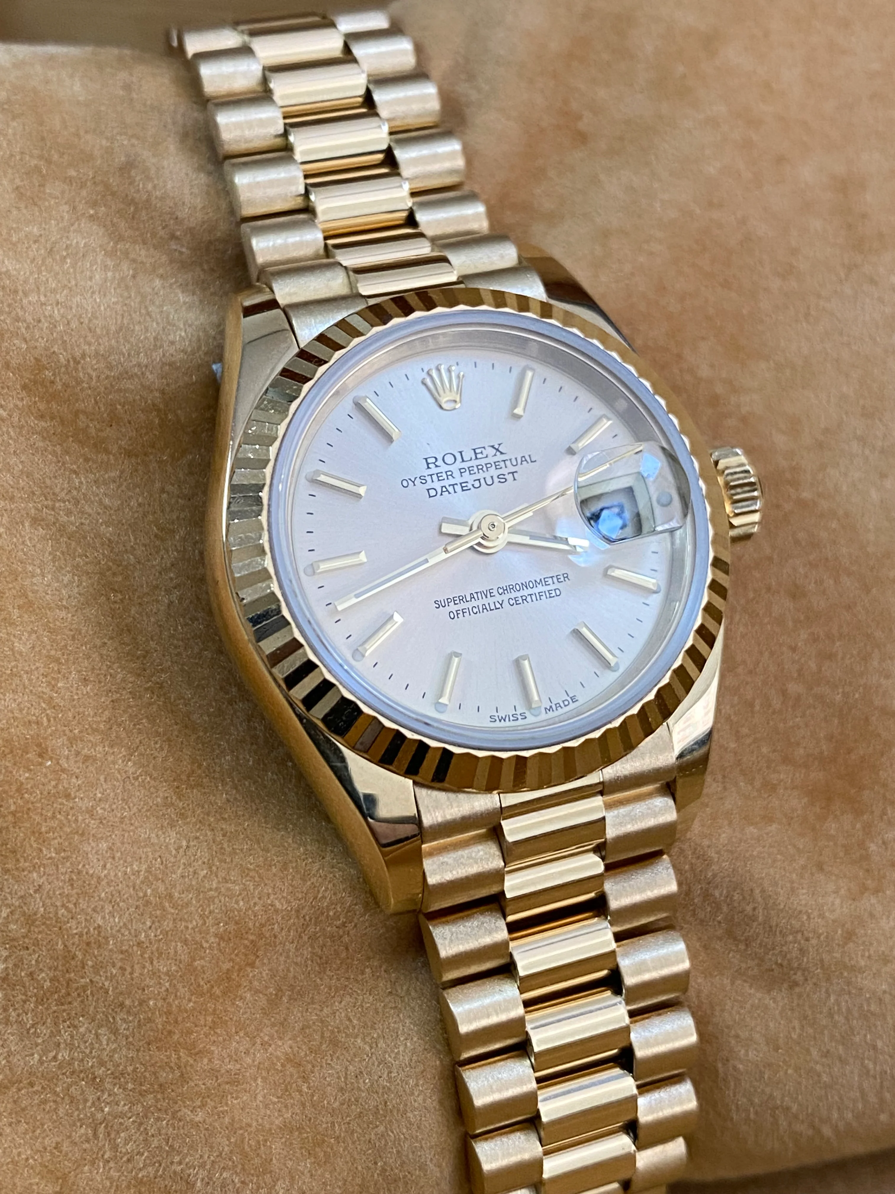 Rolex Yellow Gold Lady-Datejust - L serial - Fluted Bezel - Champagne Dial - President Bracelet - 69178