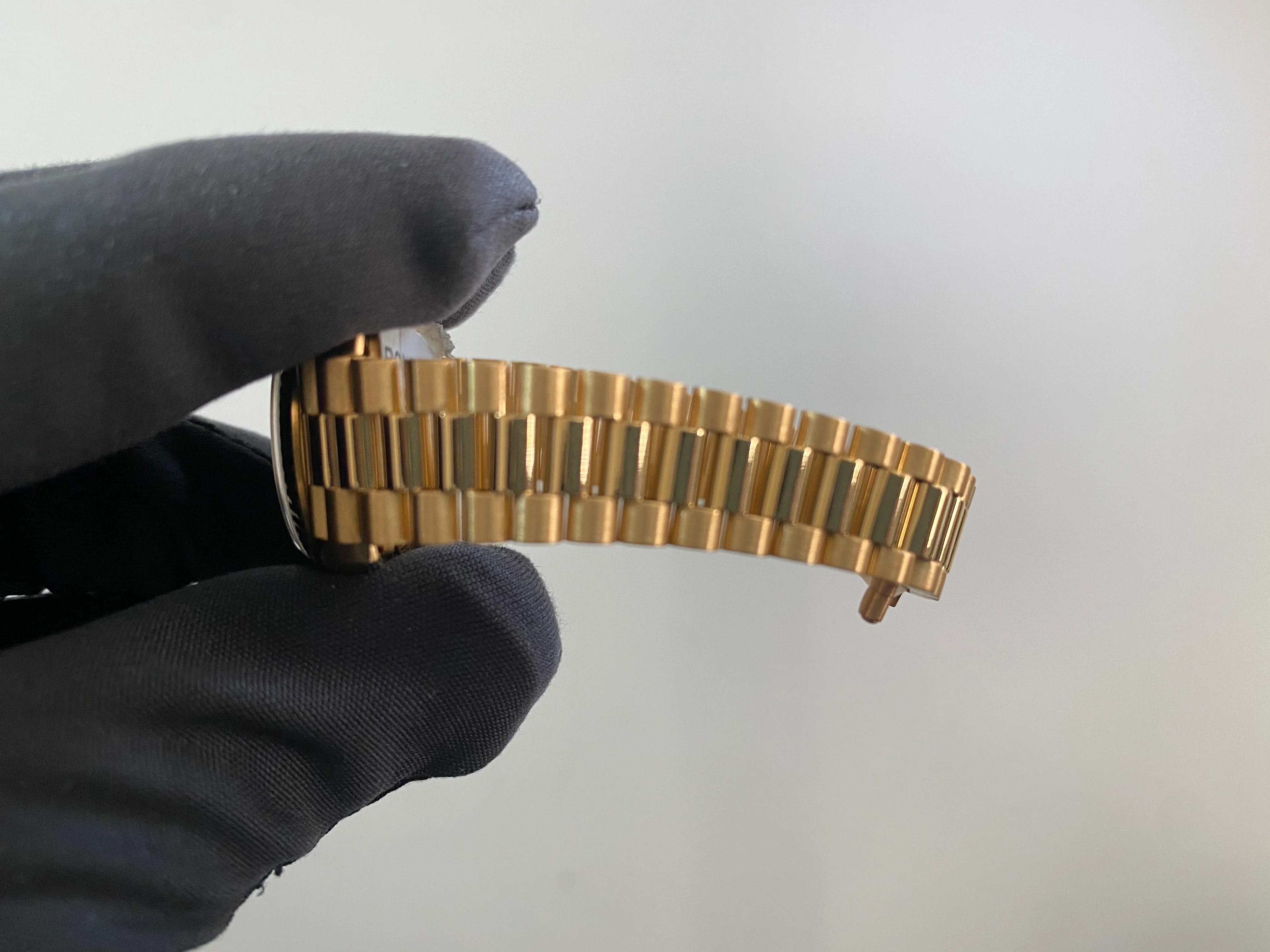Rolex Yellow Gold Lady-Datejust - L serial - Fluted Bezel - Champagne Dial - President Bracelet - 69178