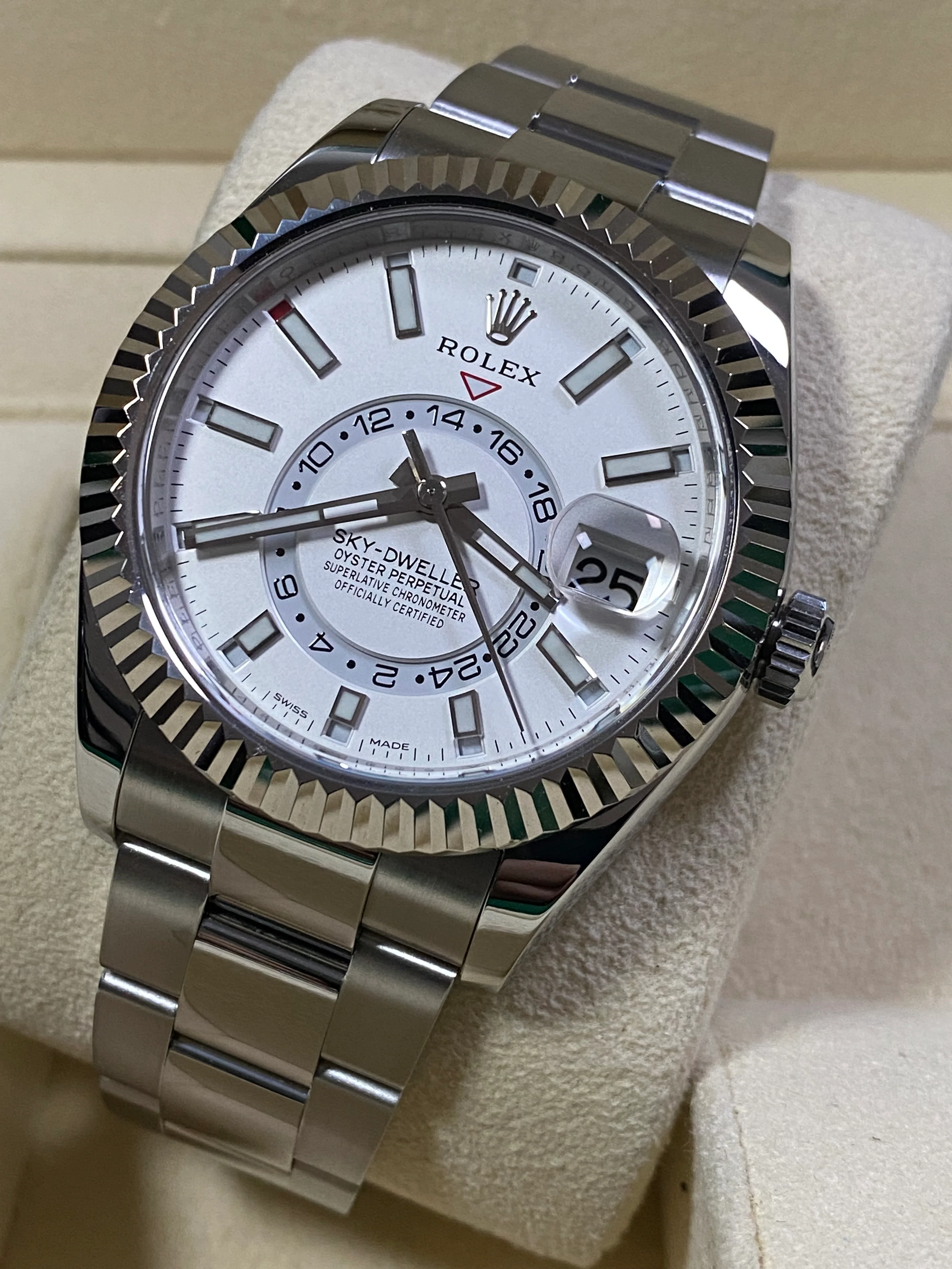 Rolex White Rolesor Sky-Dweller - 2021 - White Index Dial - Oyster Bracelet - 326934