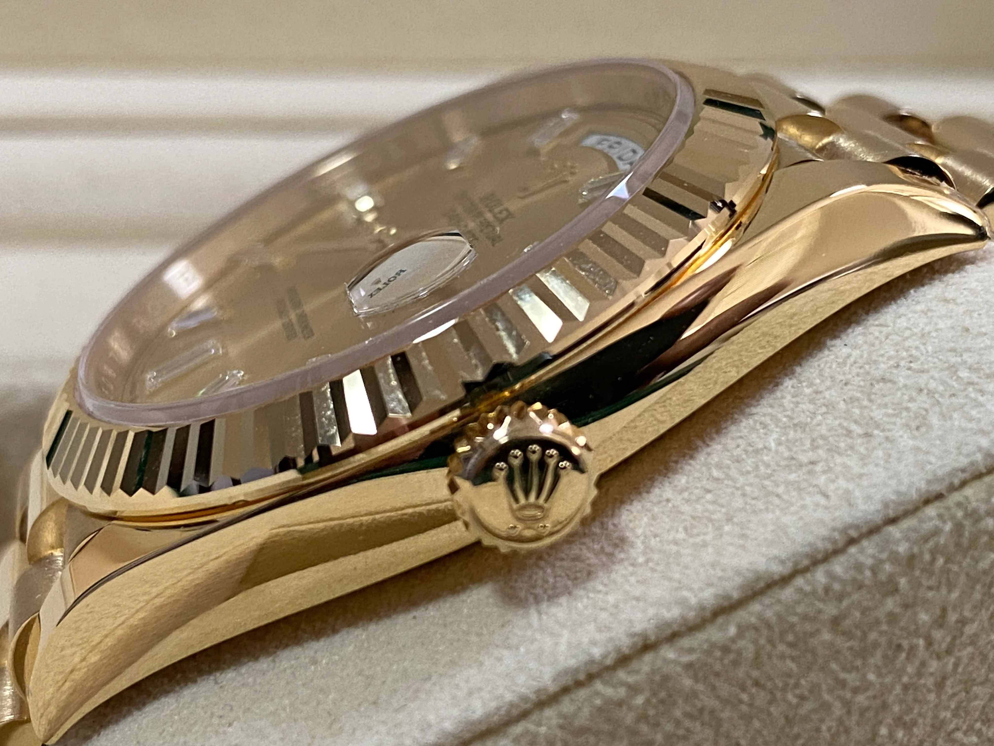 Rolex Yellow Gold Day-Date 40 - 2023 - Fluted Bezel - Baguette Diamond Dial - President Bracelet - 228238
