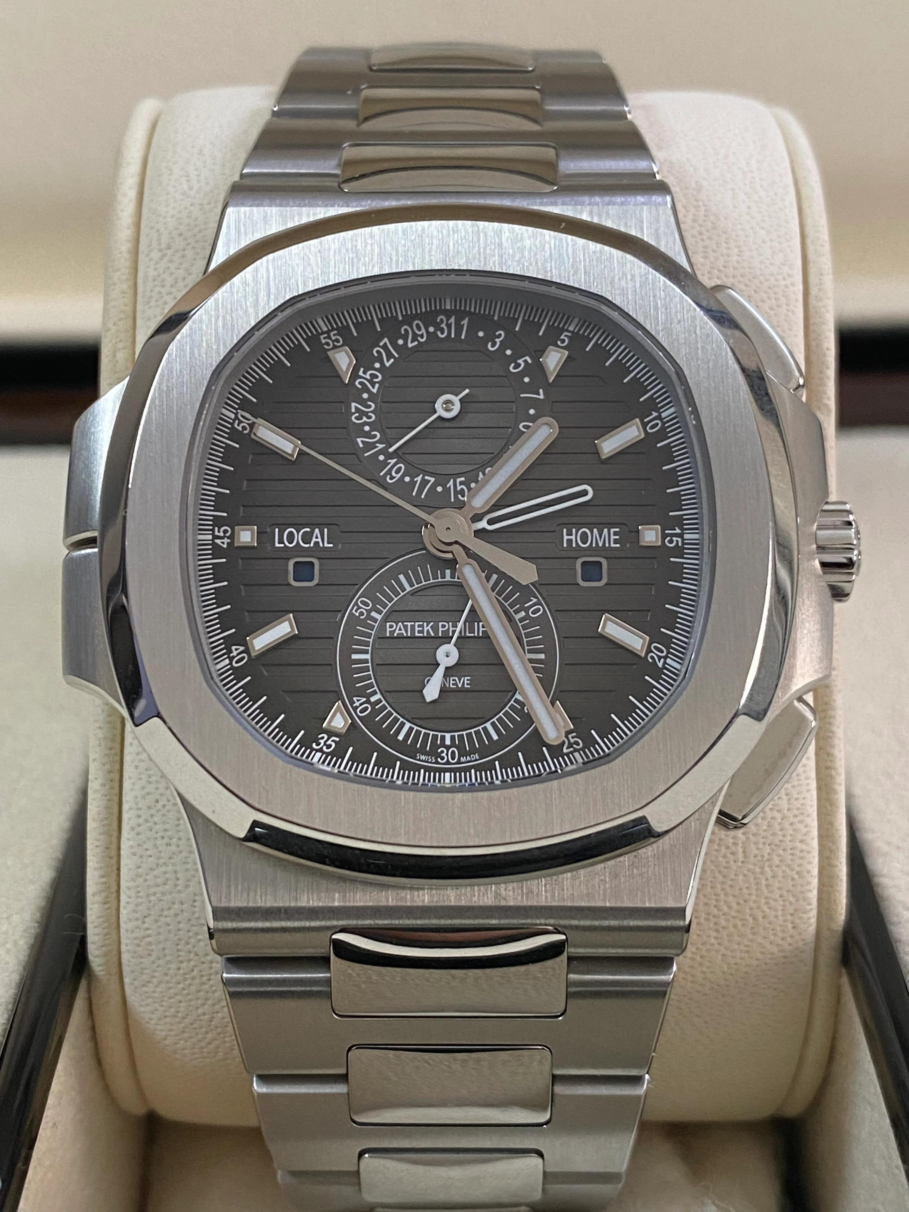 Patek Philippe Nautilus - 2020 - Grey Index Dial - Stainless Steel - 5990/1A-001 *FULL SET*