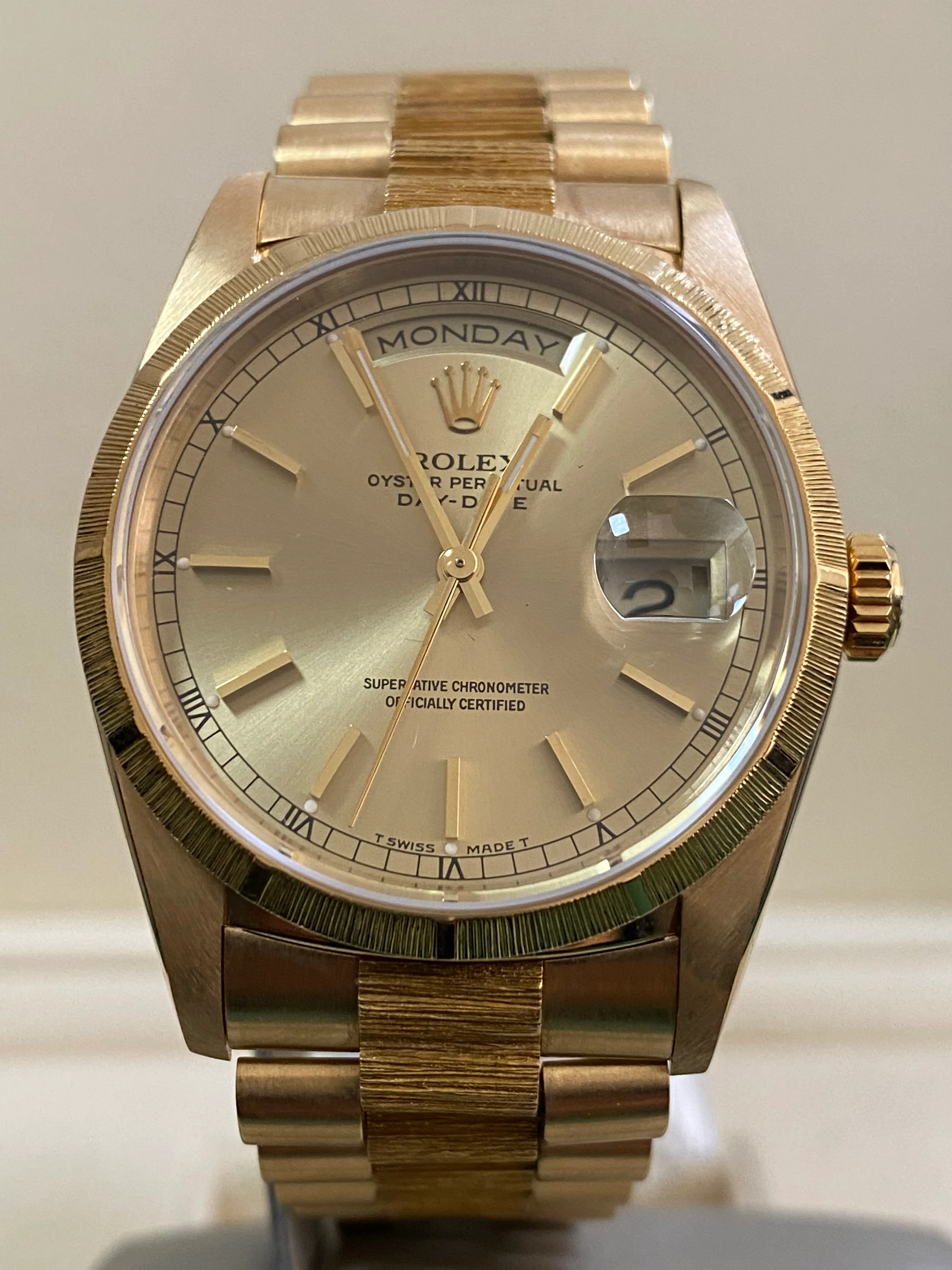 Rolex Yellow Gold Day-Date 36 - L serial - Fluted Bezel - Champagne Index Dial - President Bracelet - 18248