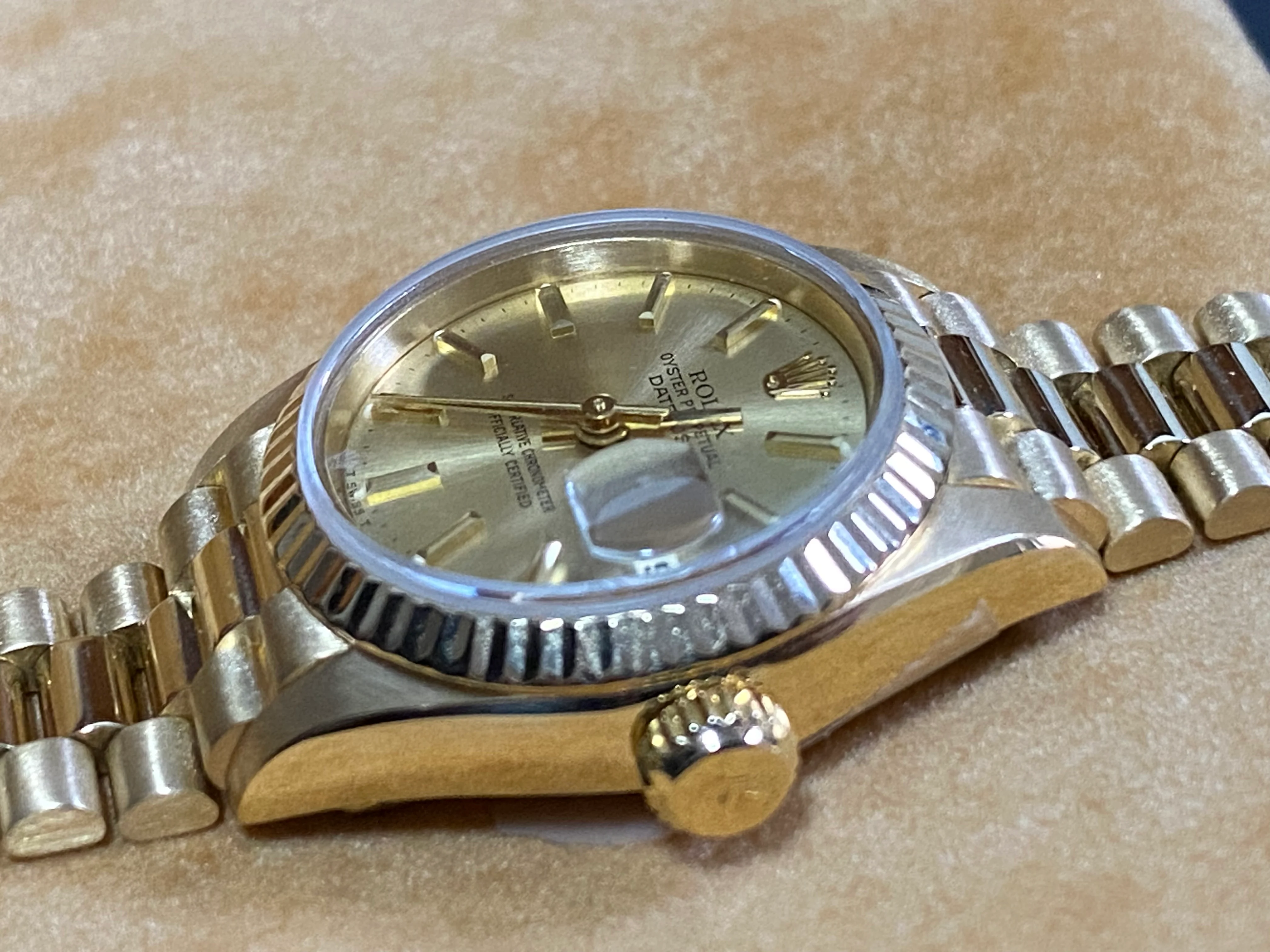 Rolex Yellow Gold Lady-Datejust 26 - W Serial - Fluted Bezel - Champagne Index Dial - President Bracelet - 69178