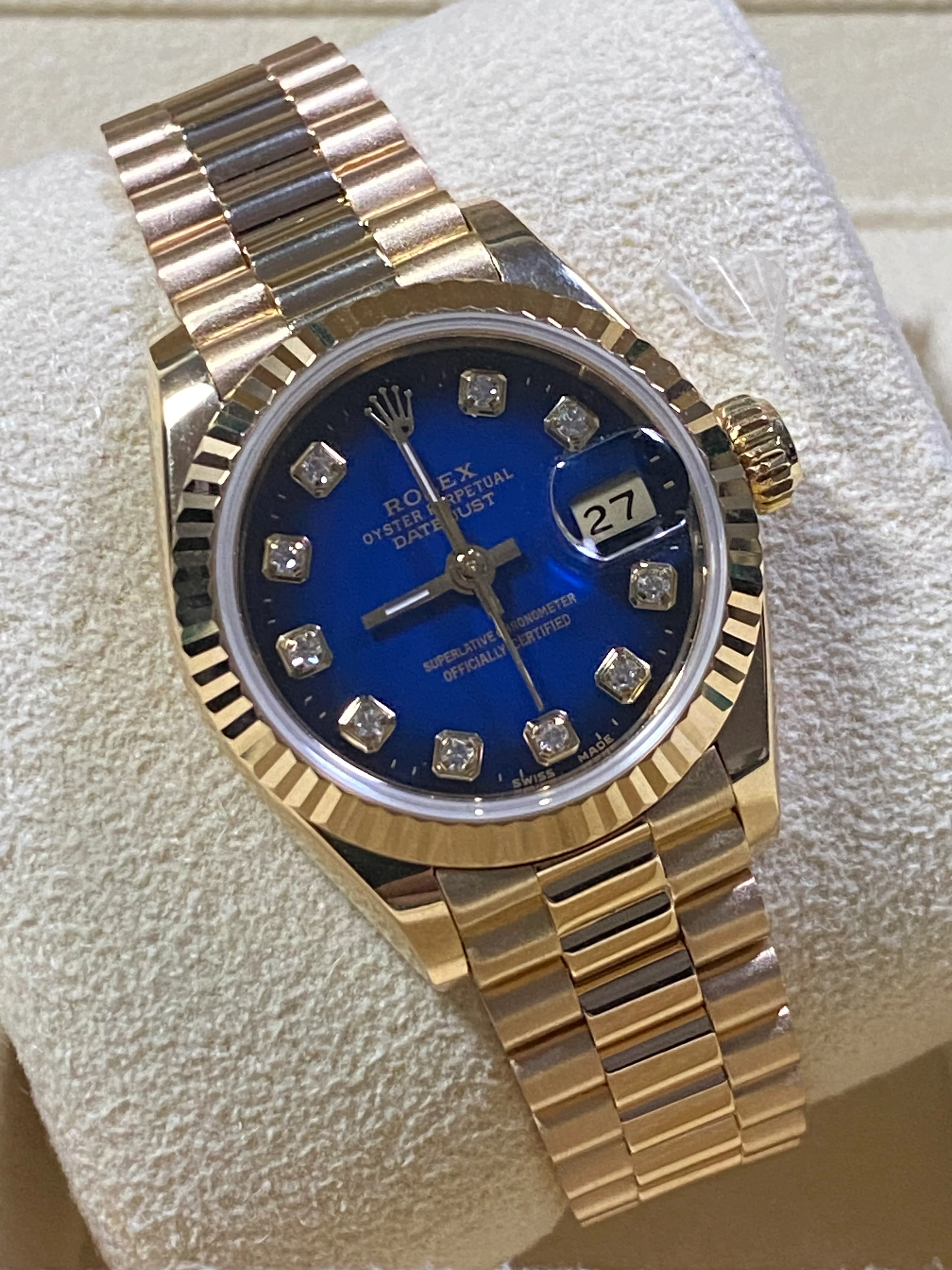 Rolex Yellow Gold Lady-Datejust 26 - N Serial - Fluted Bezel - Blue Vignette Diamond Dial - President Bracelet - 69178