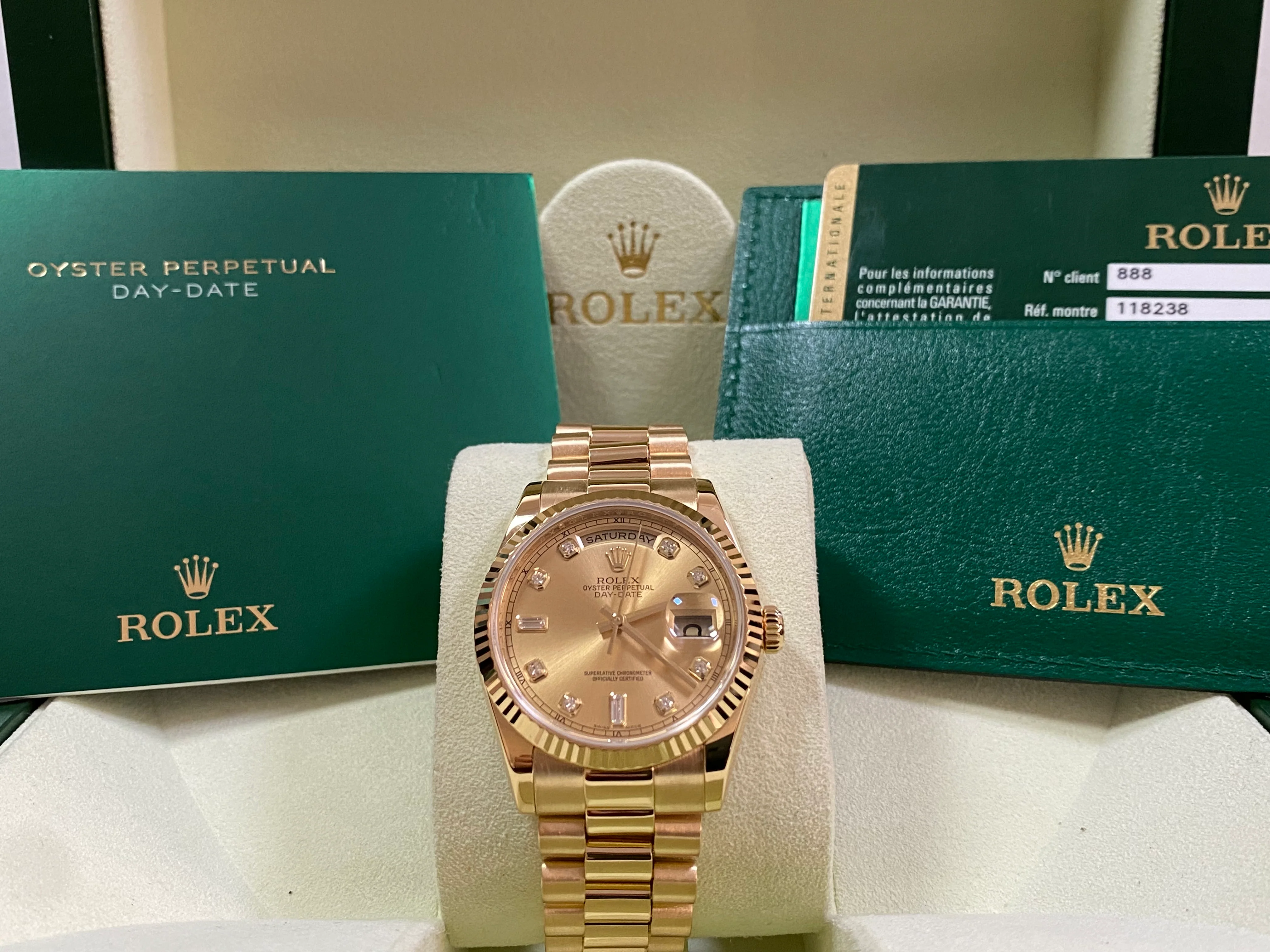 Rolex Yellow Gold Day-Date 36 - 2009 - Fluted Bezel - Factory Diamond Dial - President Bracelet - 118238