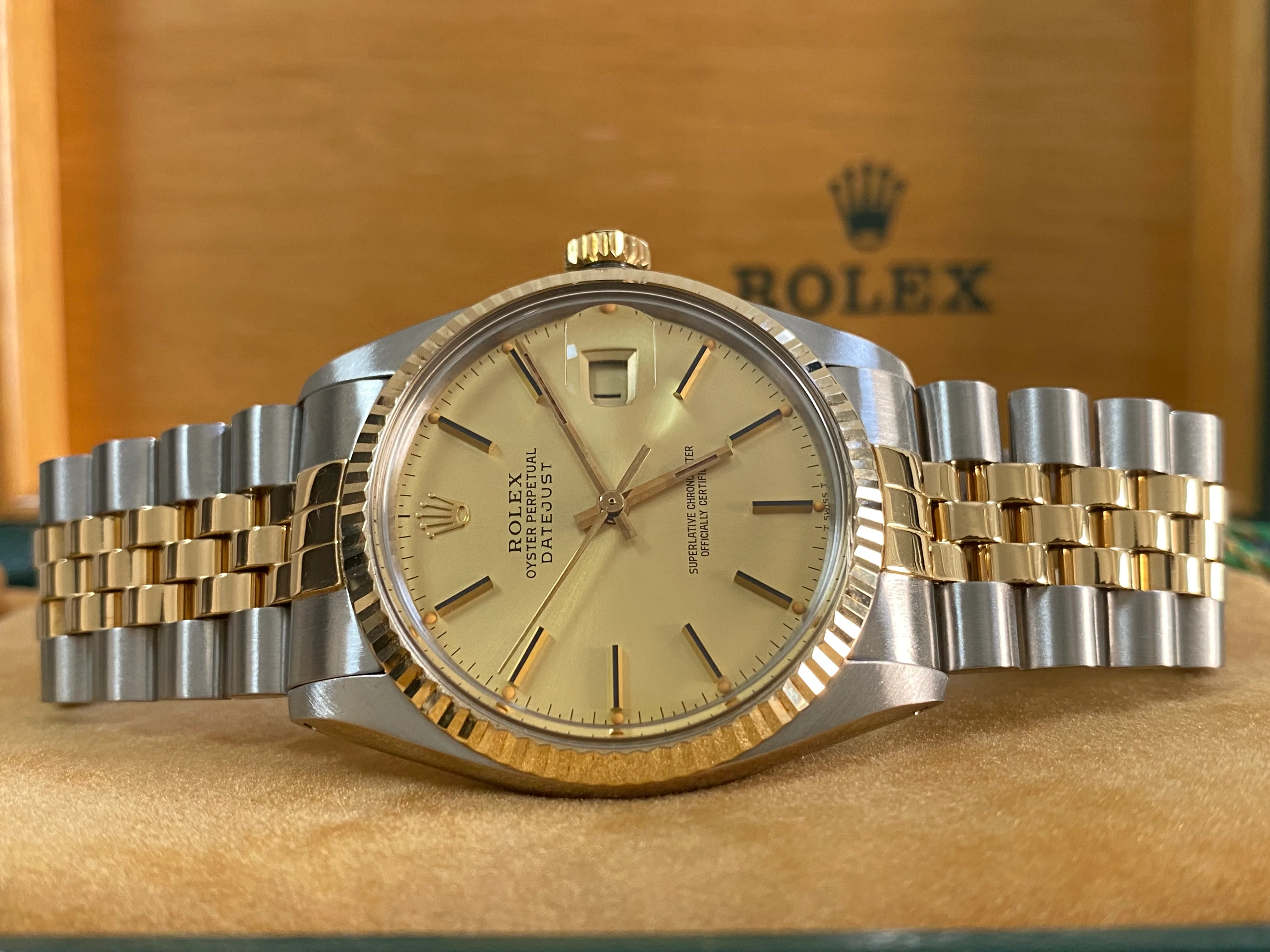 Rolex Steel and Yellow Gold Datejust 36 - 1983 - Fluted Bezel - Champagne Index Dial - Jubilee Bracelet - 16013