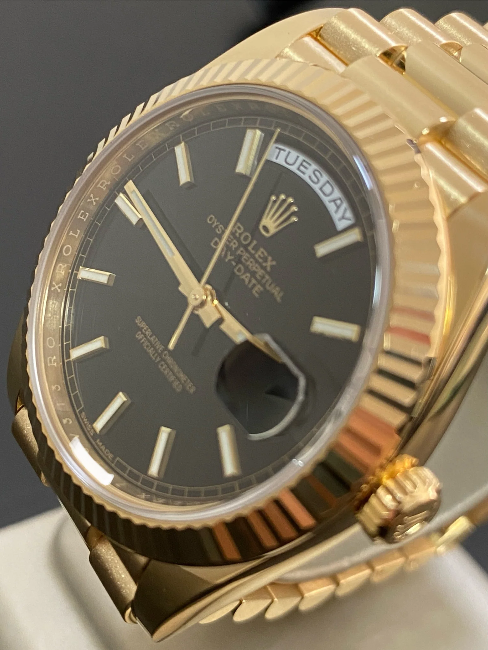 Rolex Yellow Gold Day-Date 40 - 2016 - Fluted Bezel - Black Motif Dial - President Bracelet - 228238