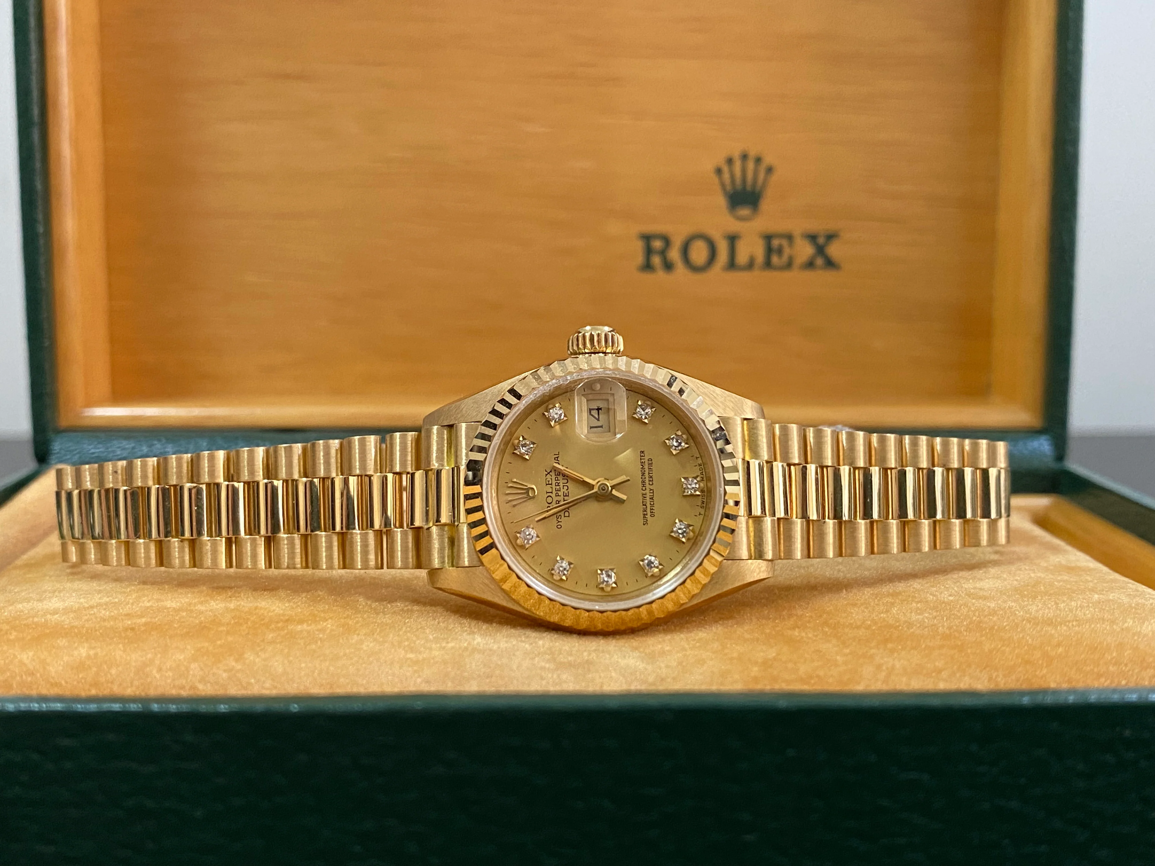 Rolex Yellow Gold Lady-Datejust 26 - 1987 - Fluted Bezel - Factory Diamond Dial - President Bracelet - 69178