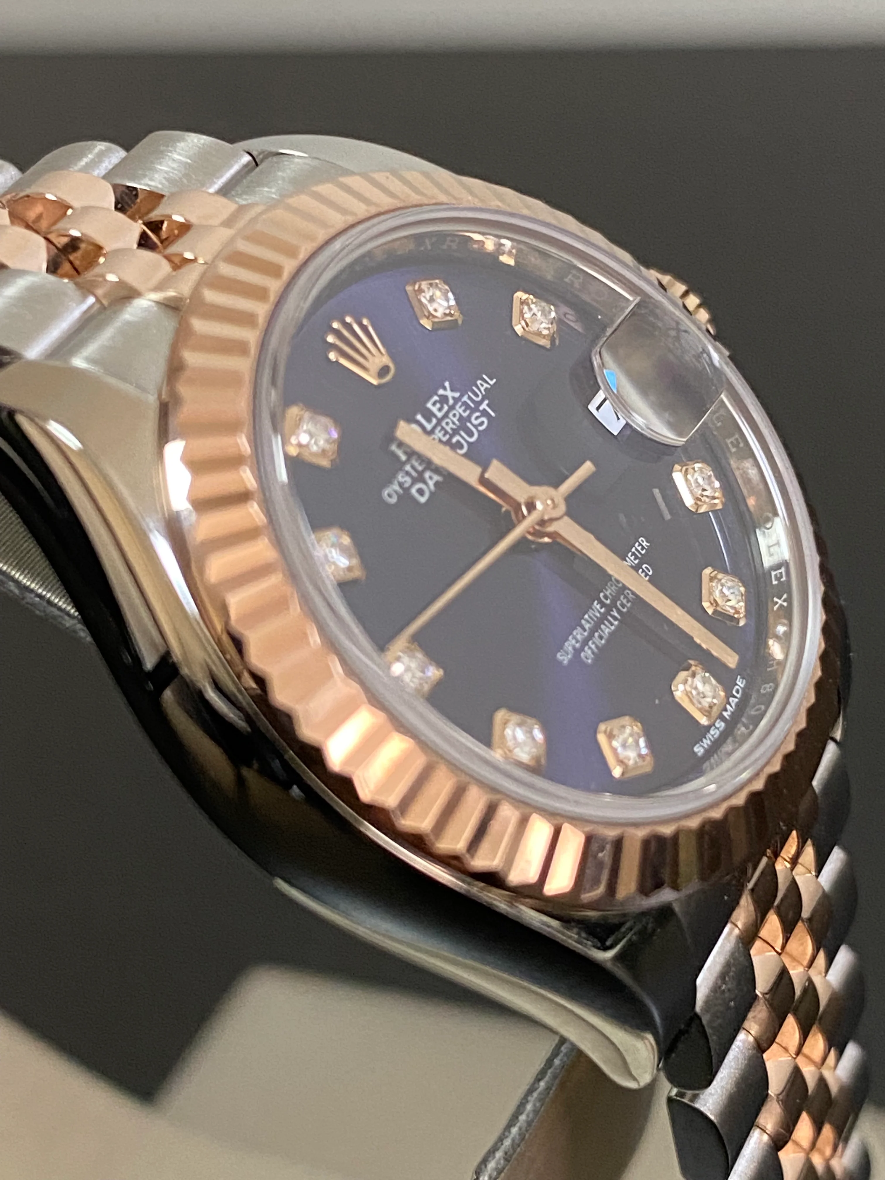 Rolex Steel and Everose Gold Lady-Datejust 28 - 2018 - Fluted Bezel - Aubergine Diamond Dial - Jubilee Bracelet - 279171