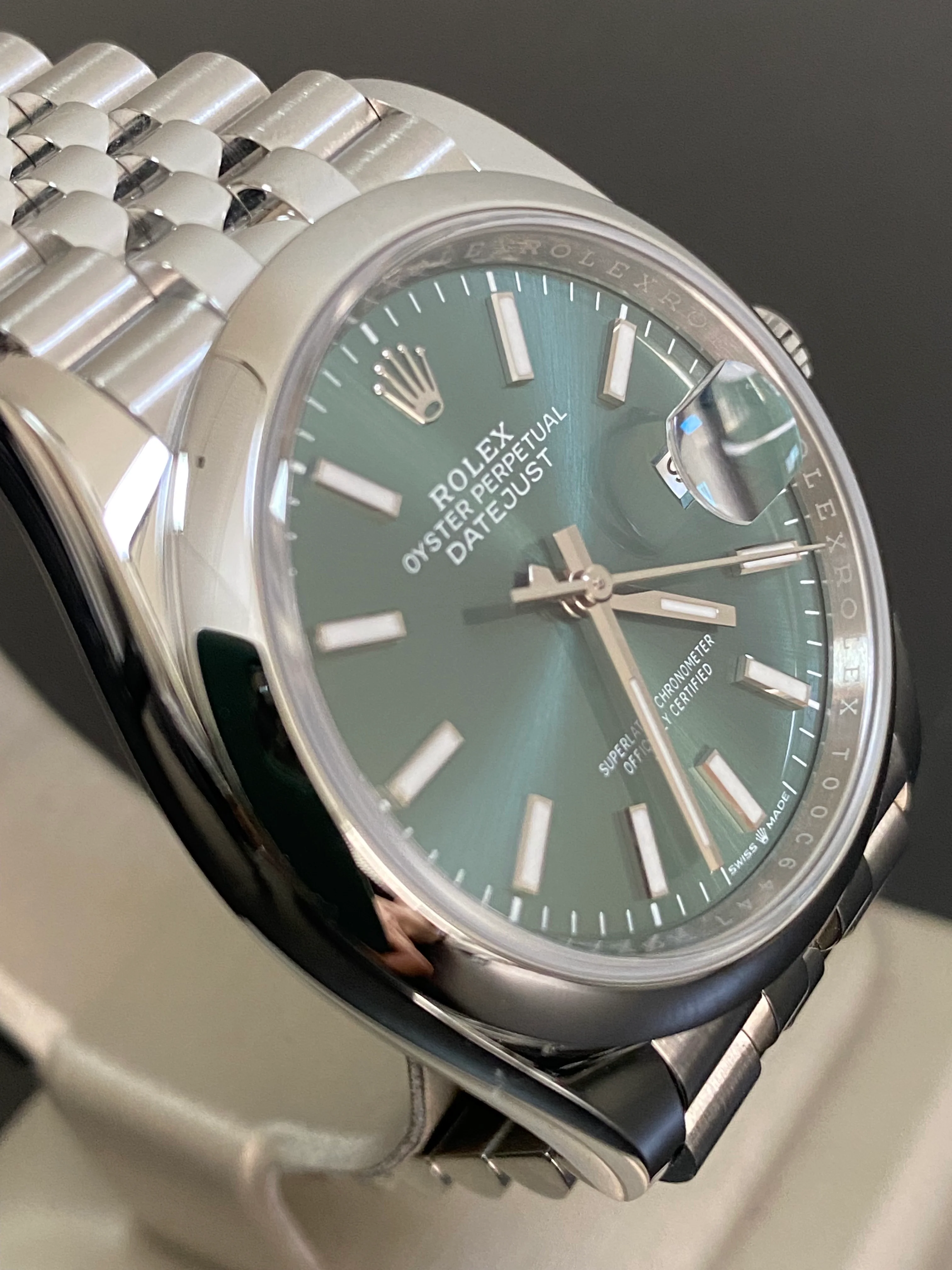 Rolex Steel Datejust 36 - 2024 - Smooth Bezel - Mint Green Dial - Jubilee Bracelet - 126200 *FULL SET*
