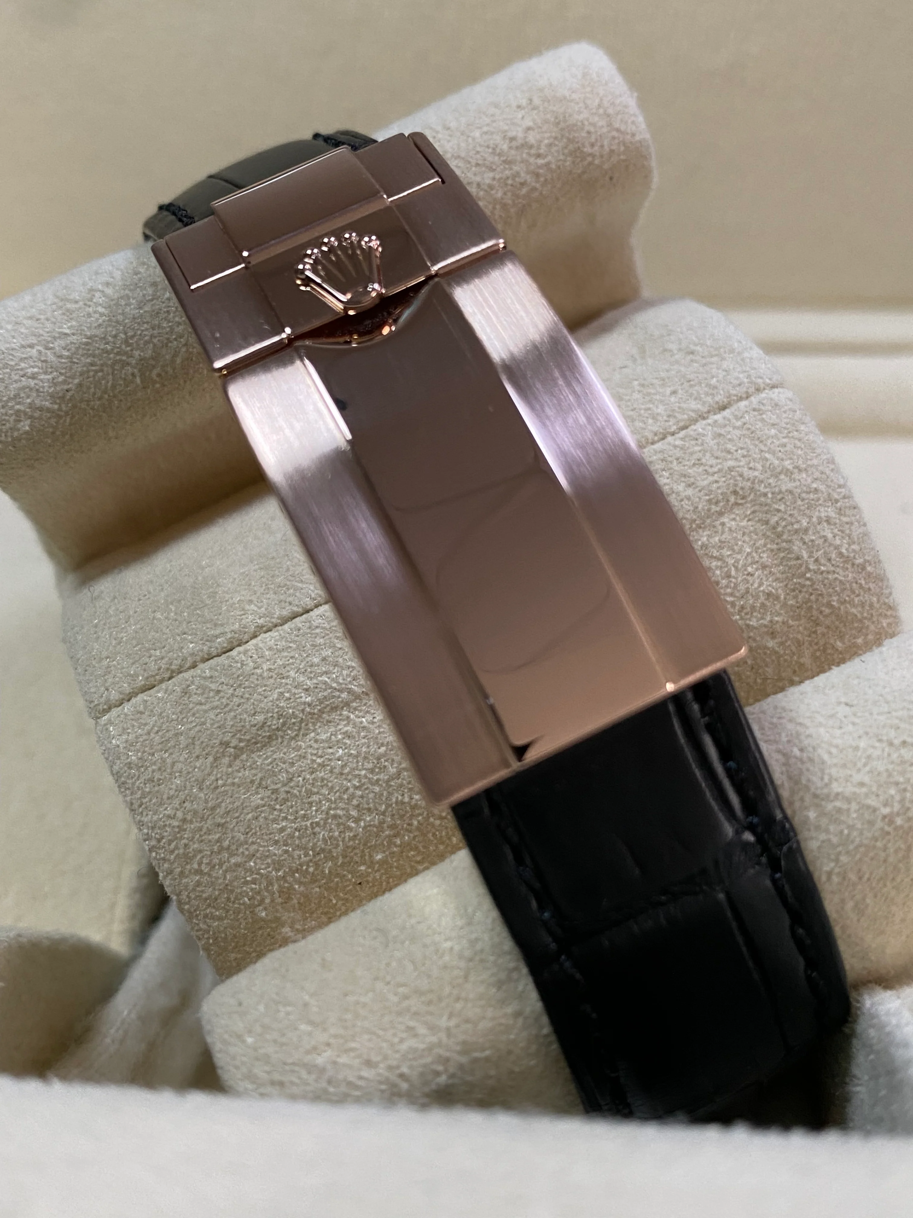 Rolex Everose Gold Cosmograph Daytona 40 - 2016 - Chocolate Arabic Dial - Black Leather Strap - 116515LN *COMPLETE SET*